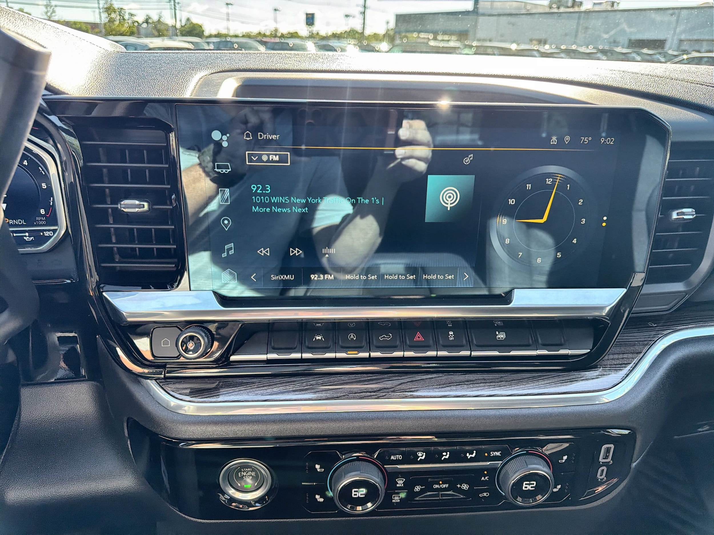 2023 Chevrolet Silverado 1500 LT - Photo 18