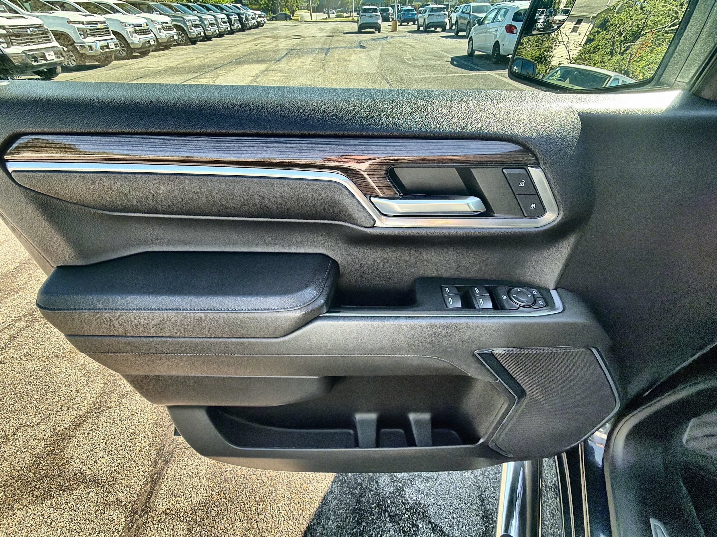 2023 Chevrolet Silverado 1500 LT - Photo 24
