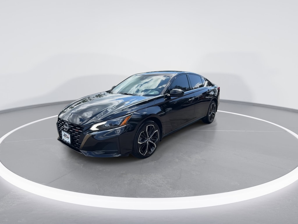 Used 2023 Nissan Altima SR Intelligent AWD Sedan