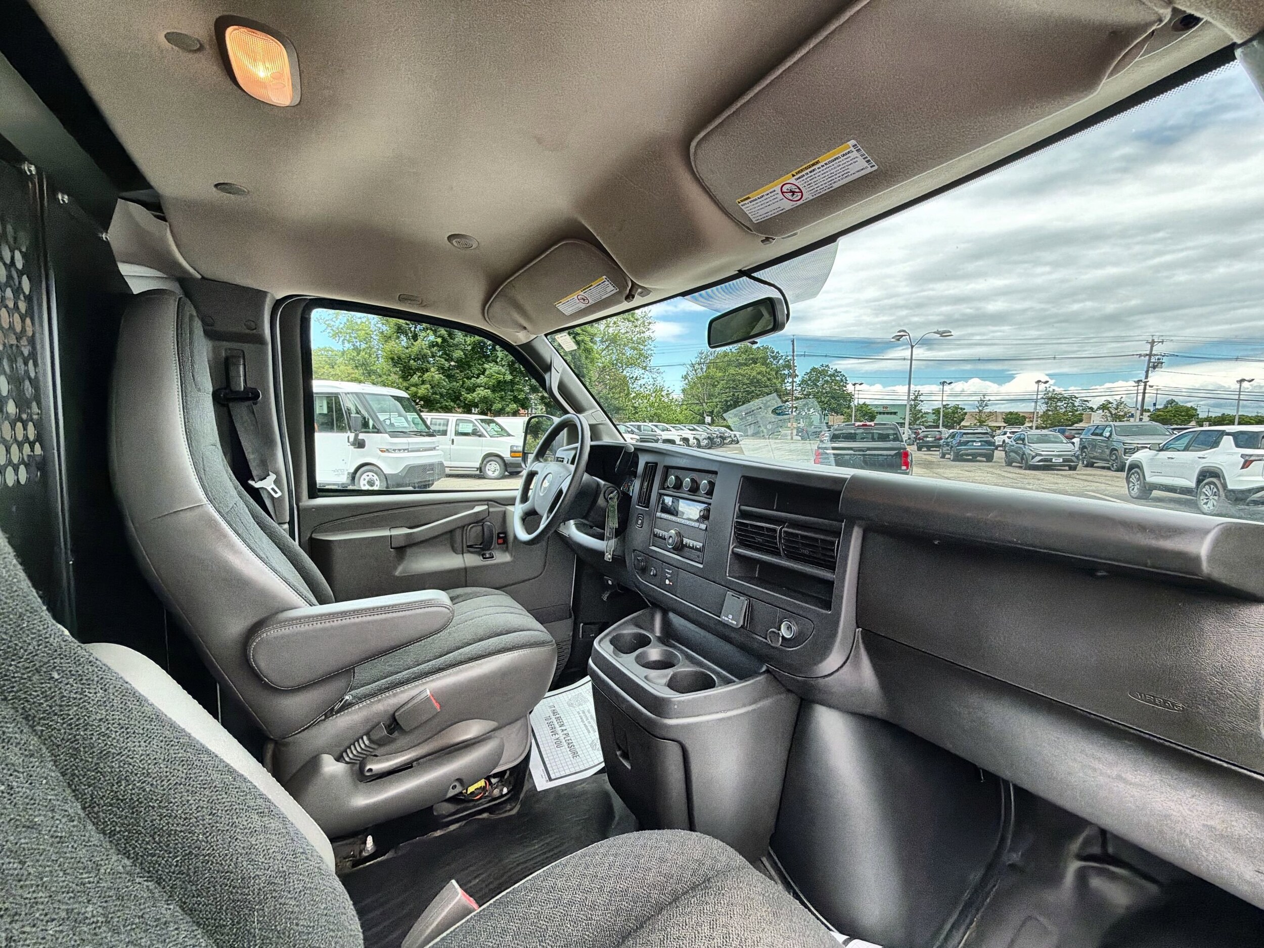 2024 Chevrolet Express Cargo Work Van - Photo 28
