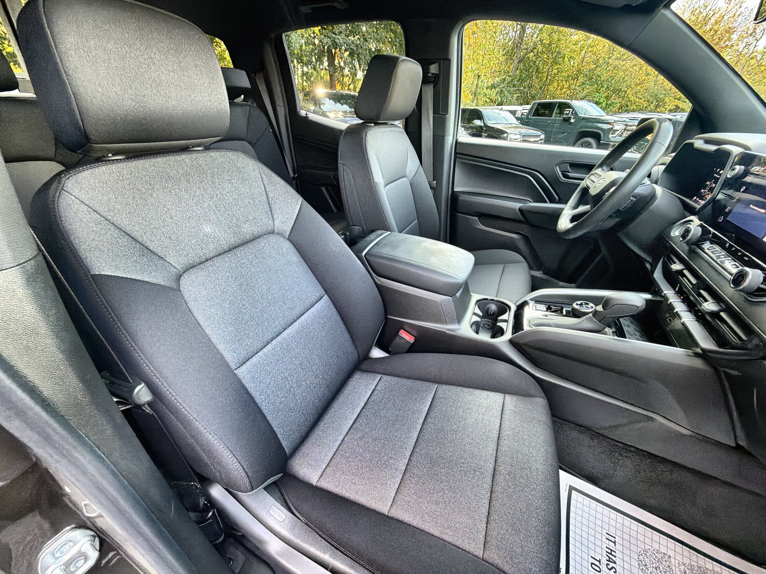 2025 Chevrolet Colorado Trail Boss - Photo 29