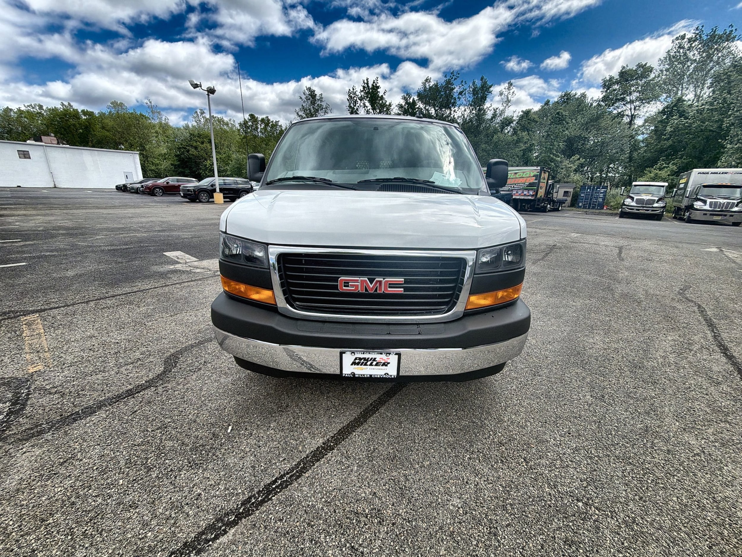 2024 GMC Savana Cargo Work Van - Photo 31
