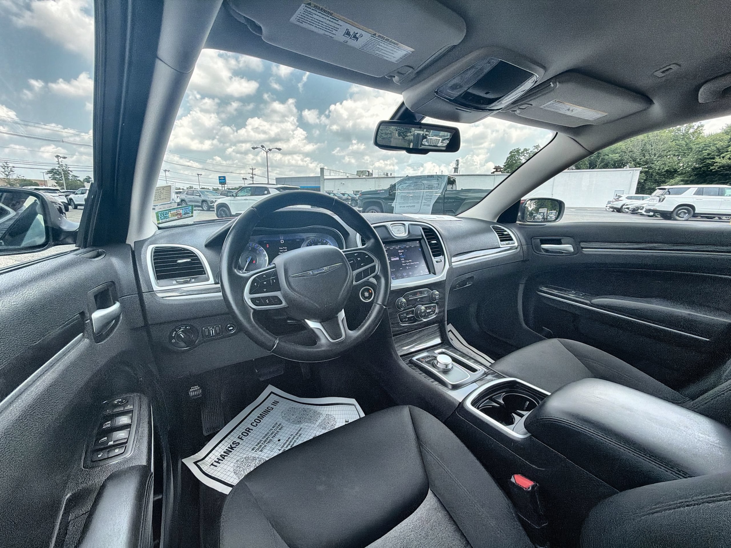 2018 Chrysler 300 Touring - Photo 10