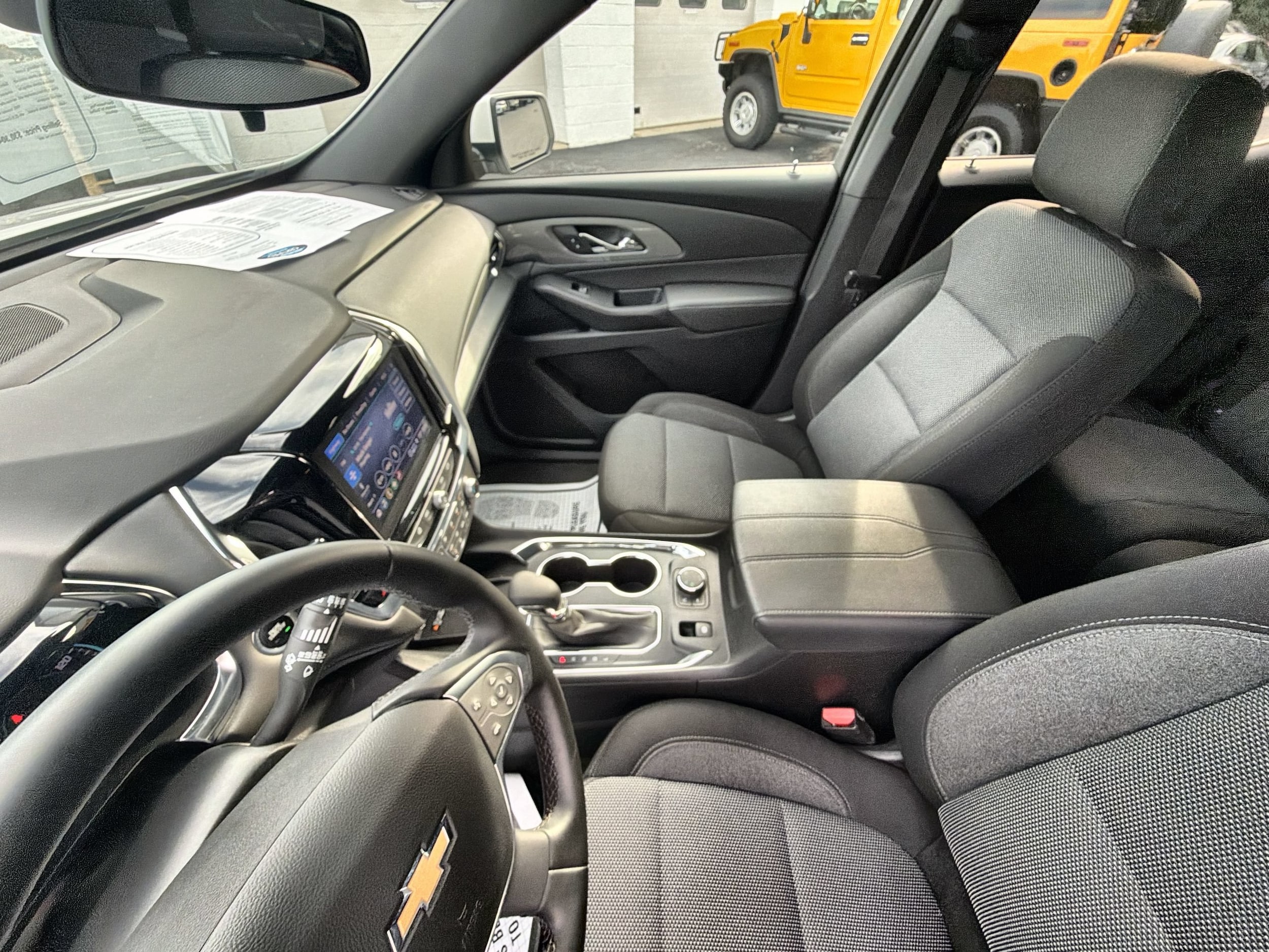 2023 Chevrolet Traverse 1LT - Photo 36