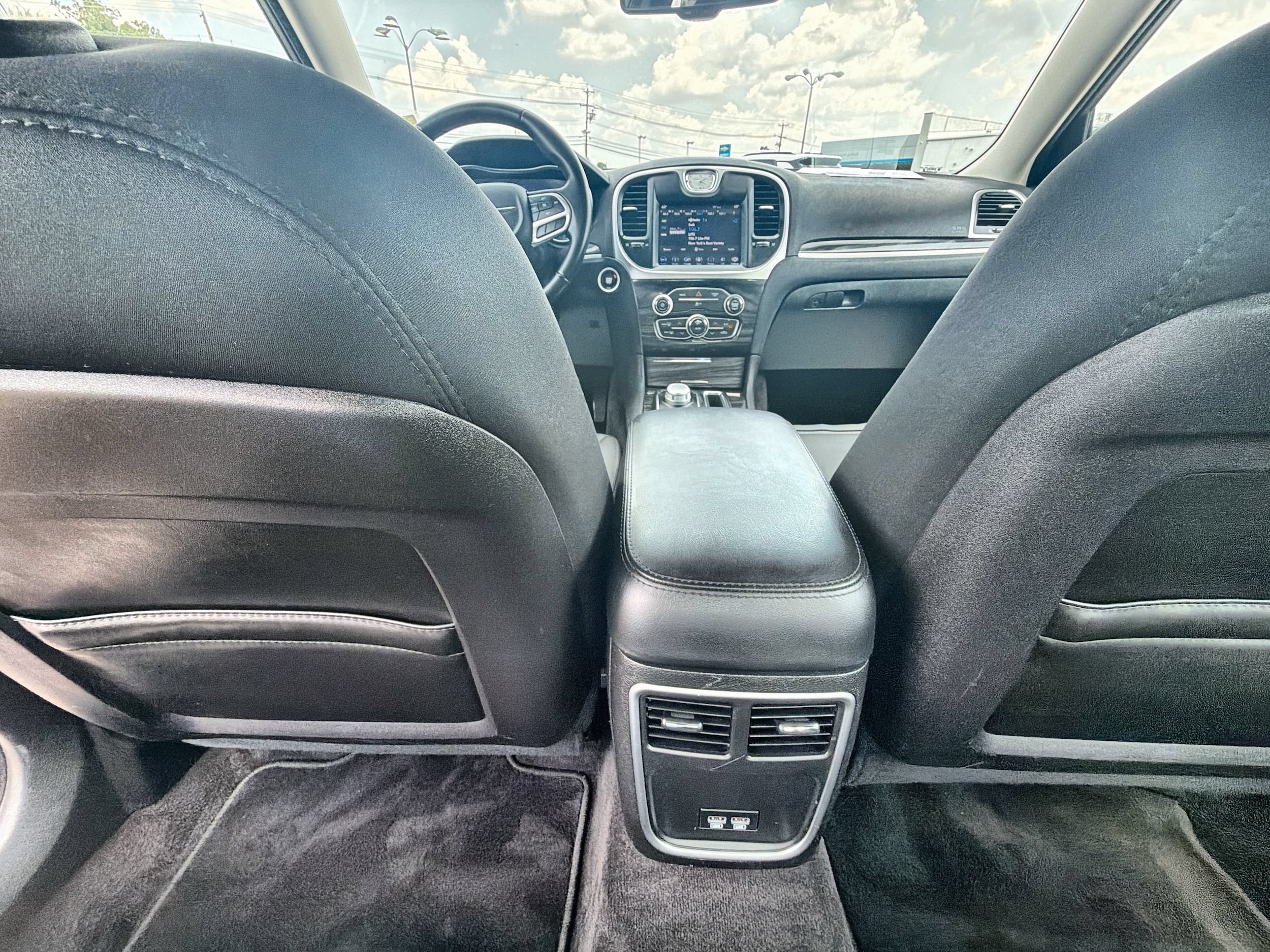2018 Chrysler 300 Touring - Photo 22
