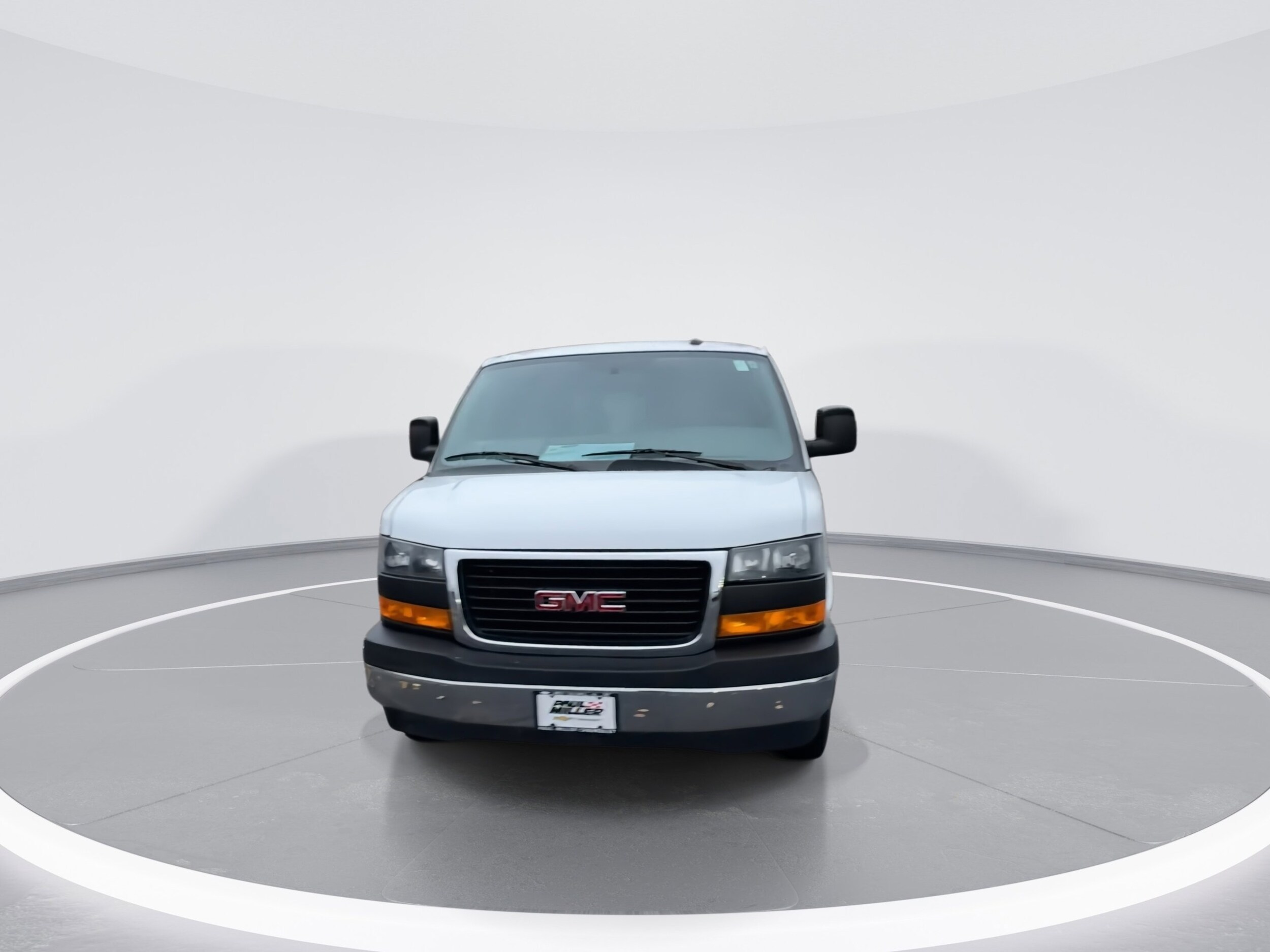 2021 Gmc Savana Cargo 2500 photo 2
