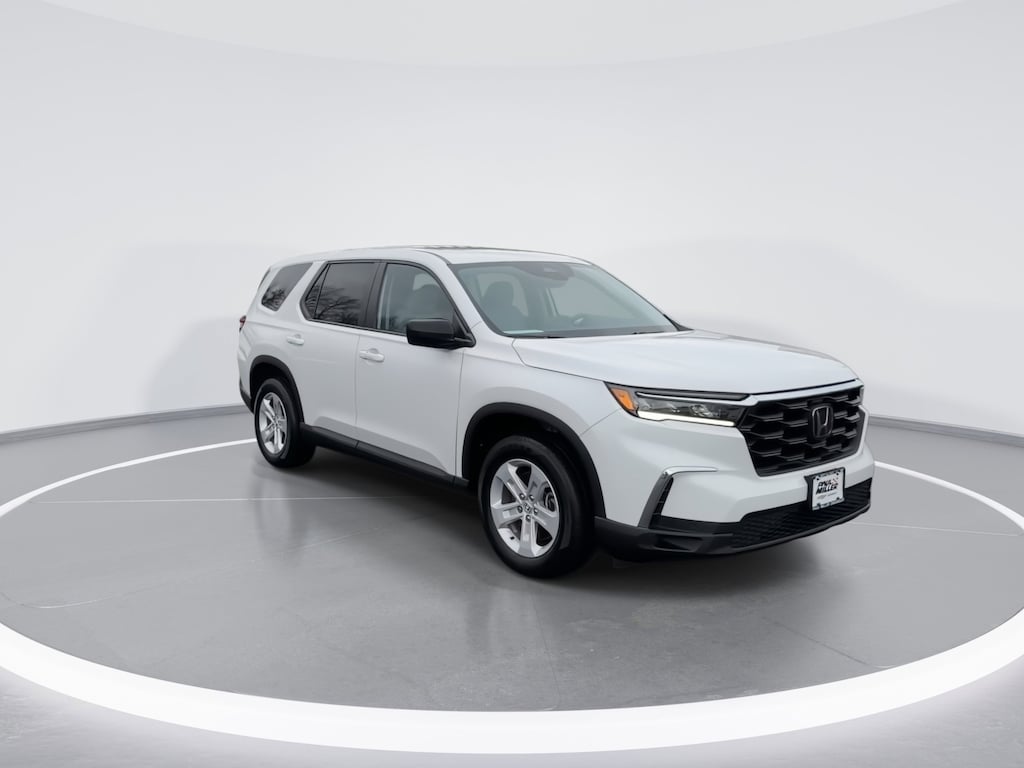 Used 2023 Honda Pilot LX SUV