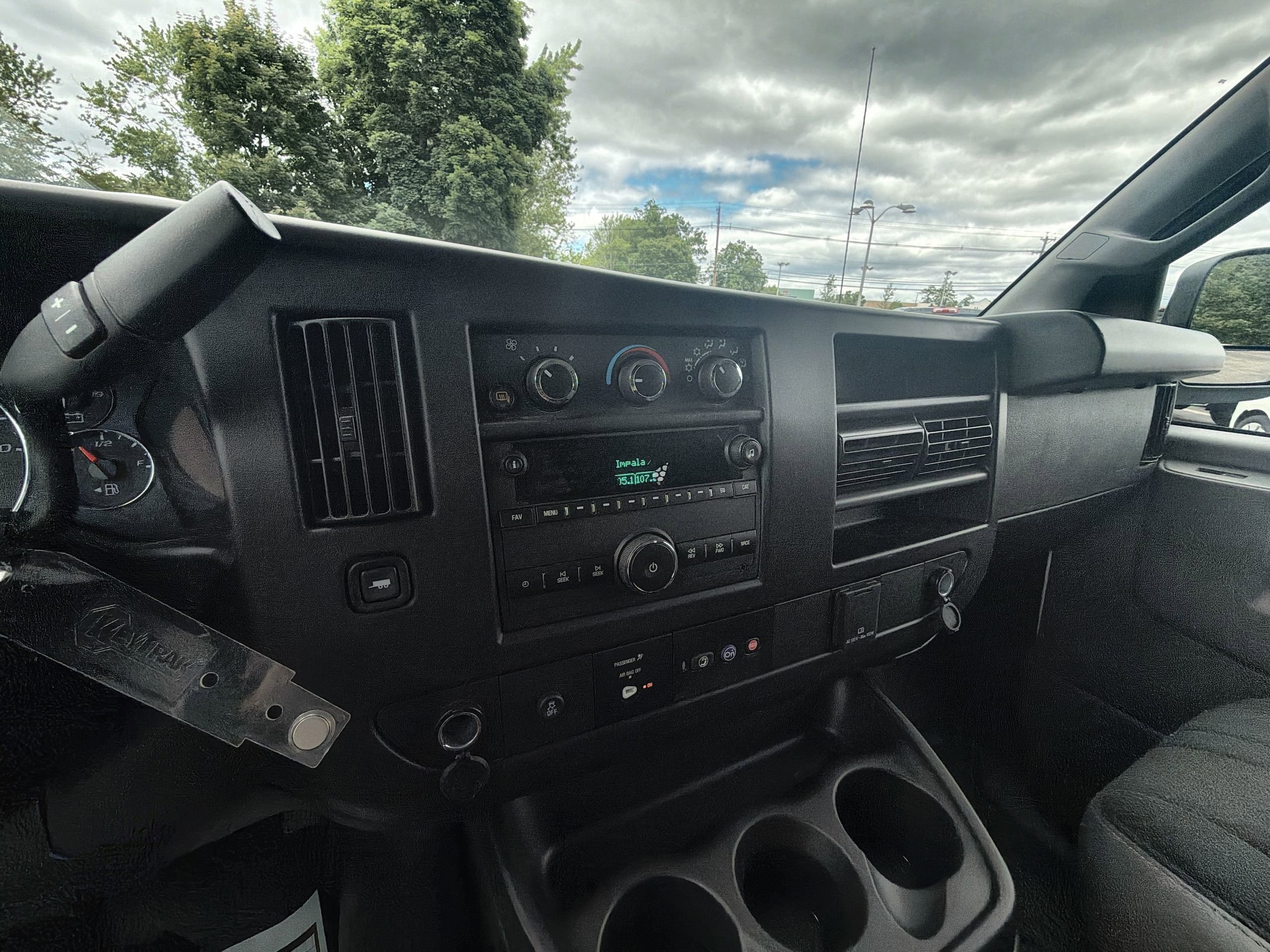 2024 GMC Savana Cargo Work Van - Photo 13