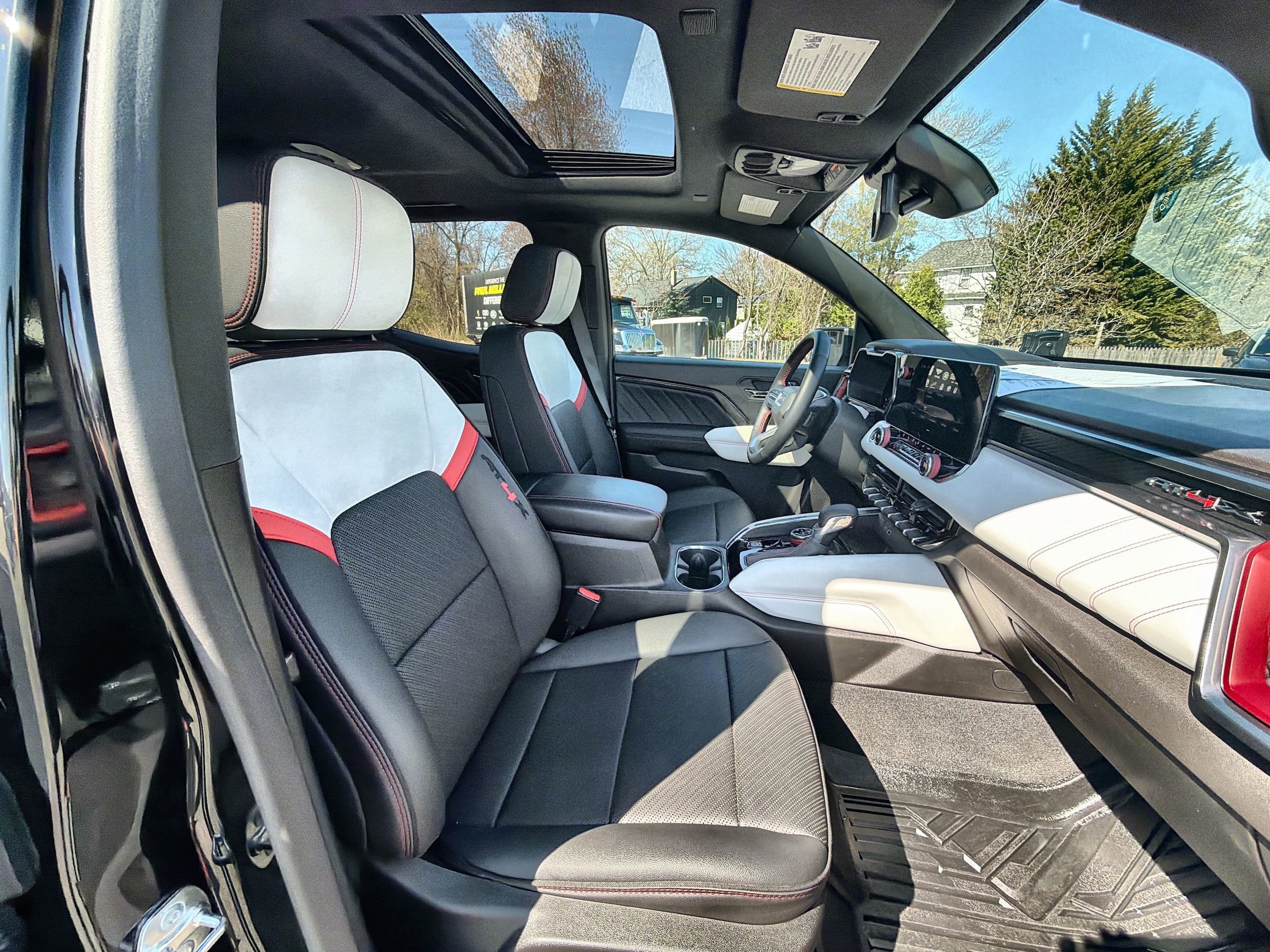 2024 GMC Canyon AT4X - Photo 29
