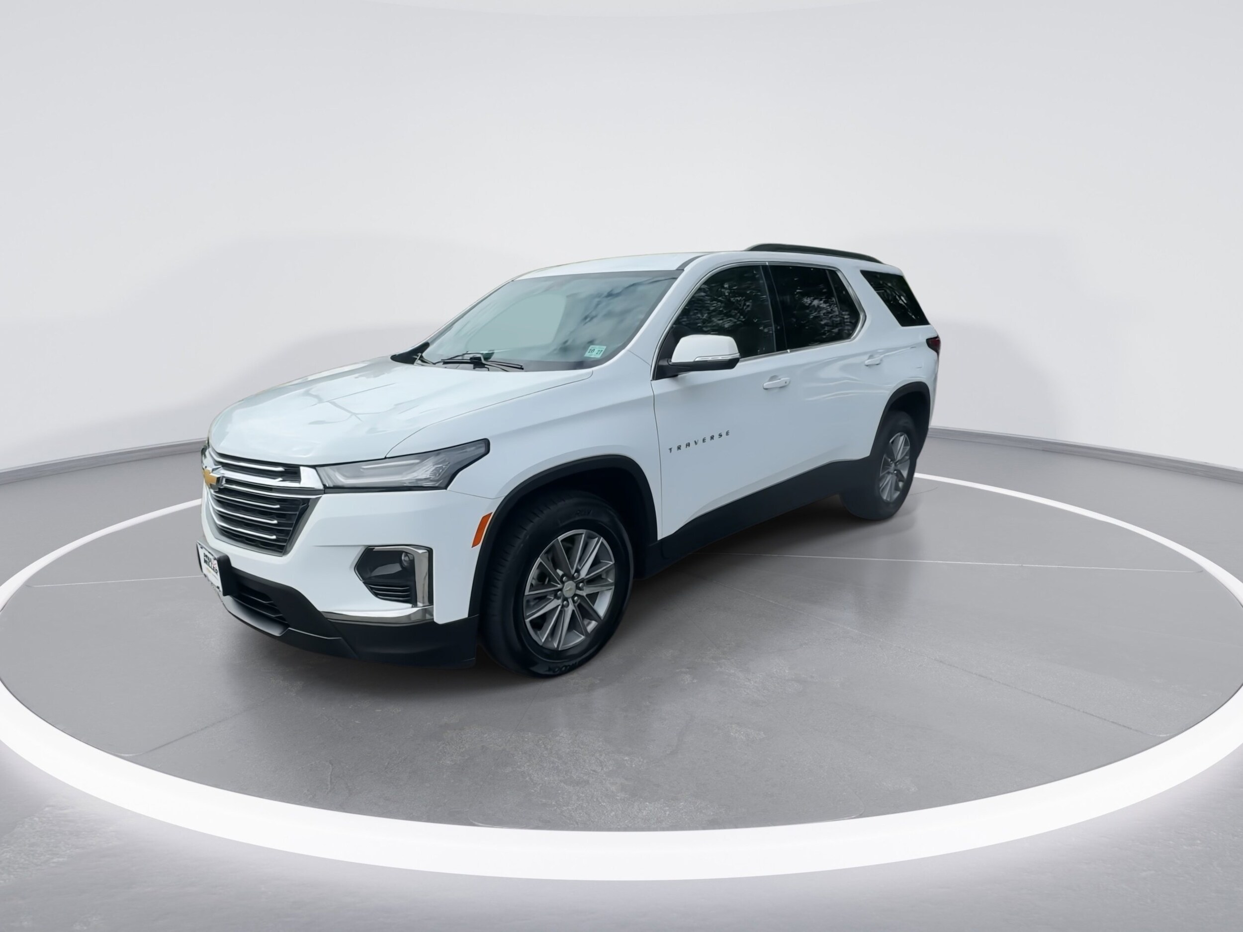 2022 Chevrolet Traverse Leather photo 3