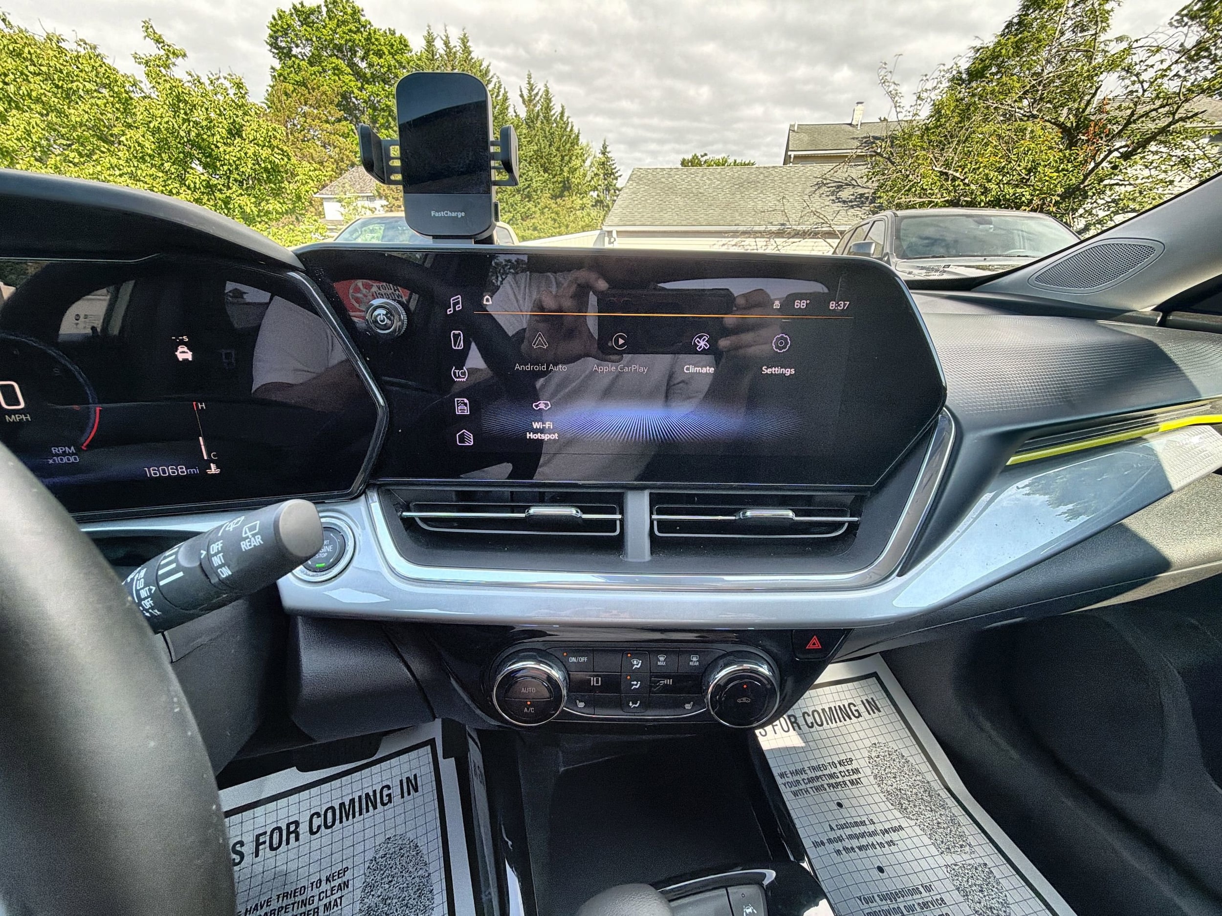 2024 Chevrolet Trax LT - Photo 18