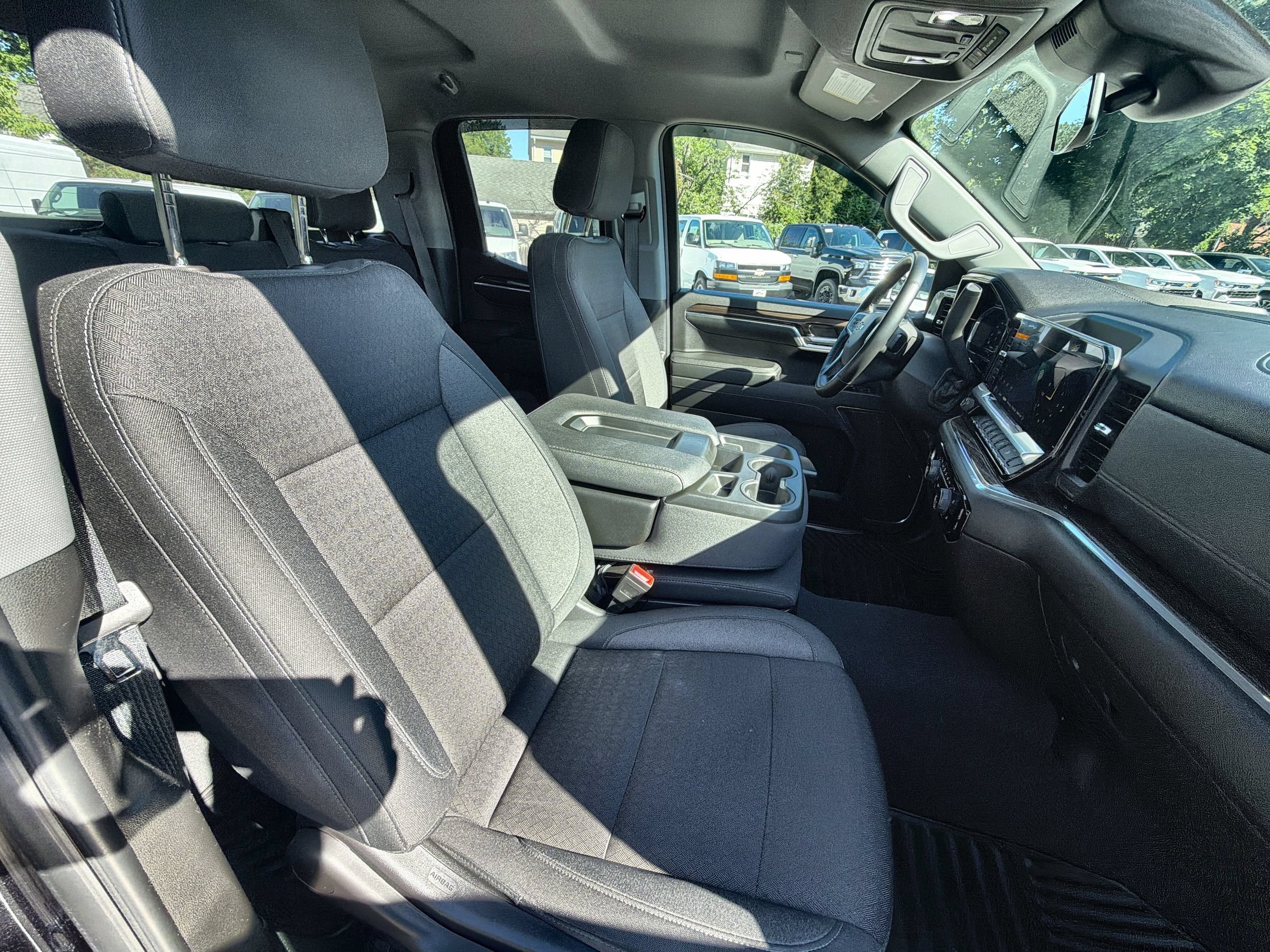 2023 Chevrolet Silverado 1500 LT - Photo 29