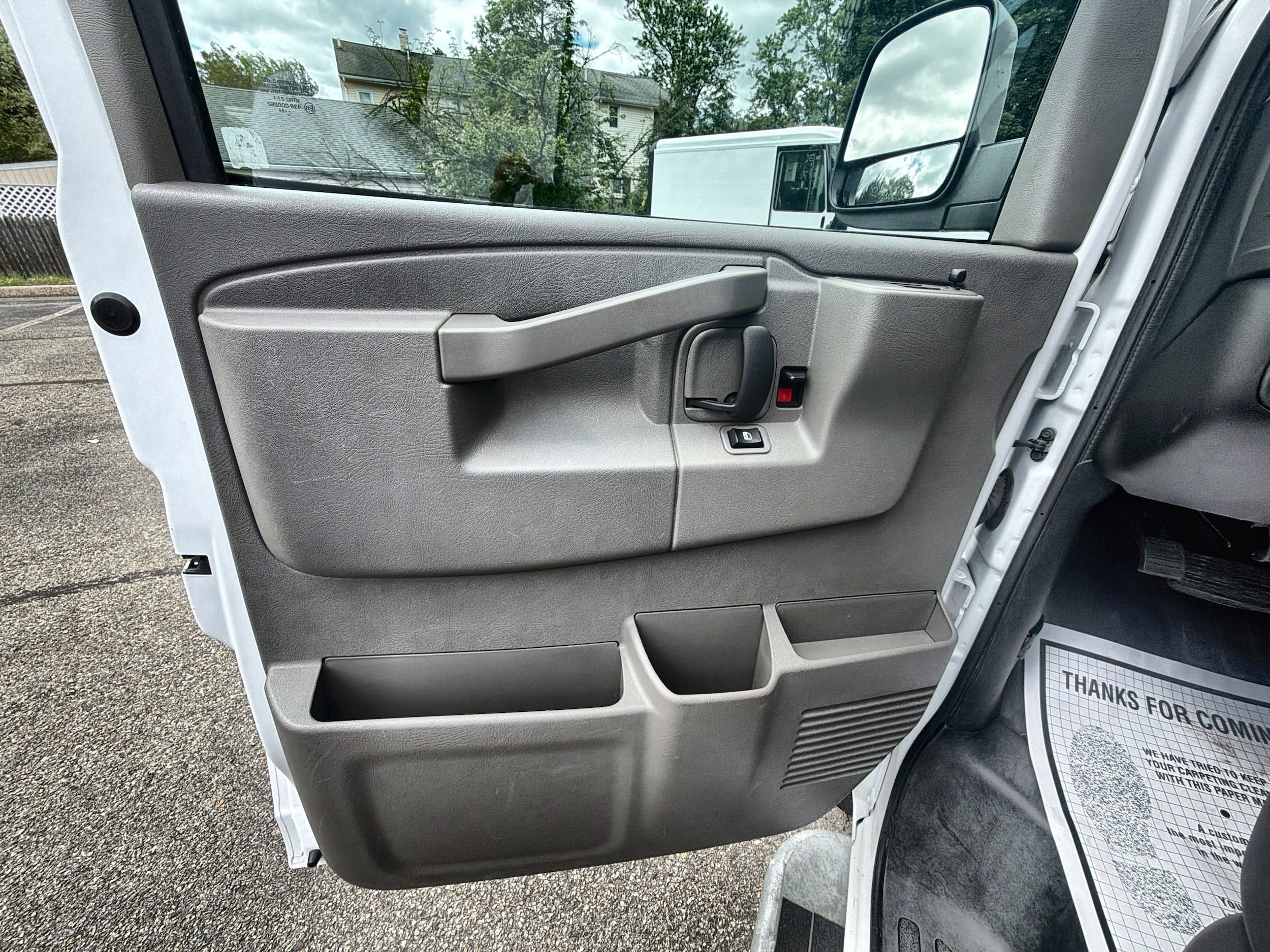 2024 GMC Savana Cargo Work Van - Photo 22