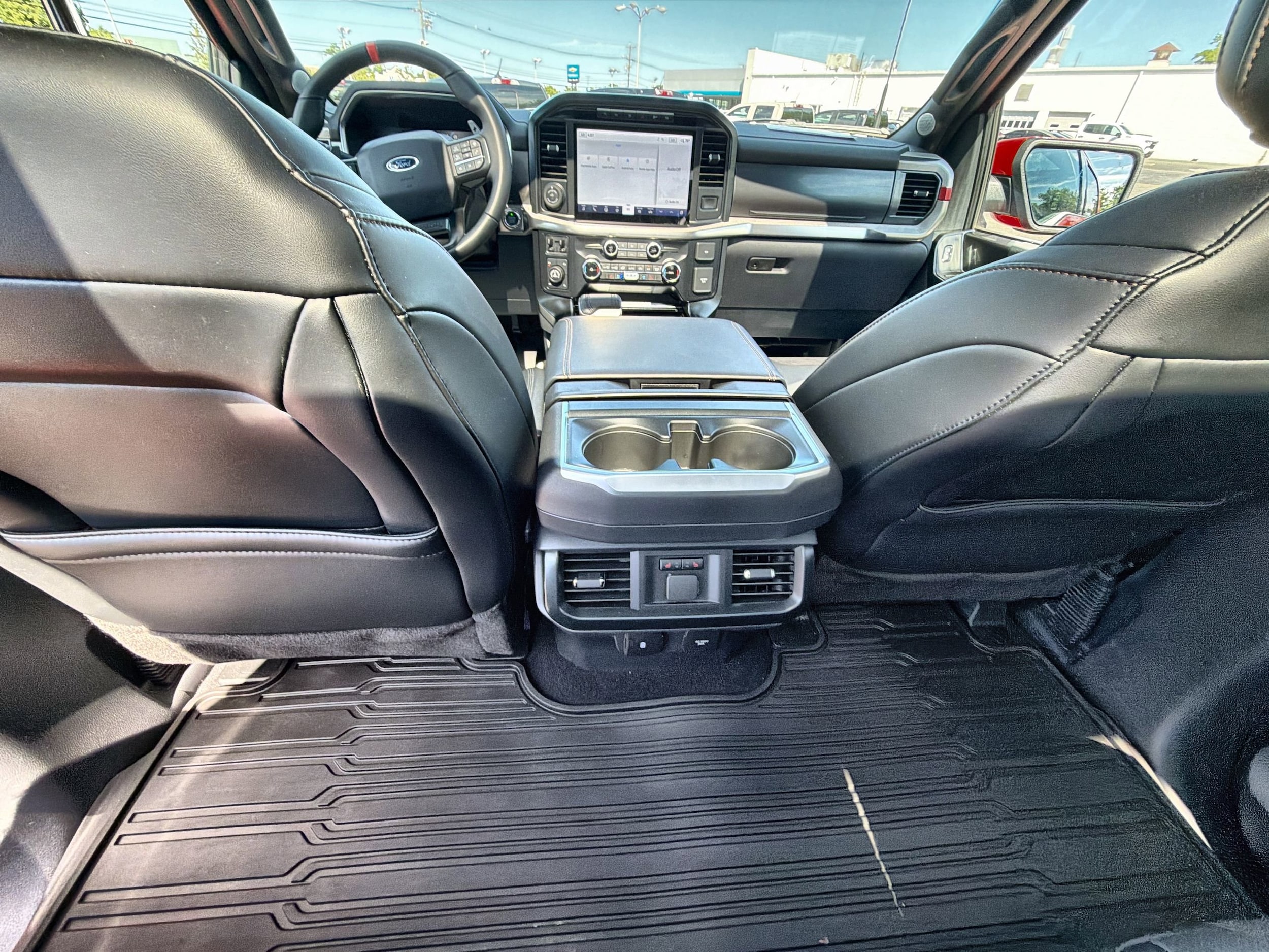 2023 Ford F-150 Raptor - Photo 22