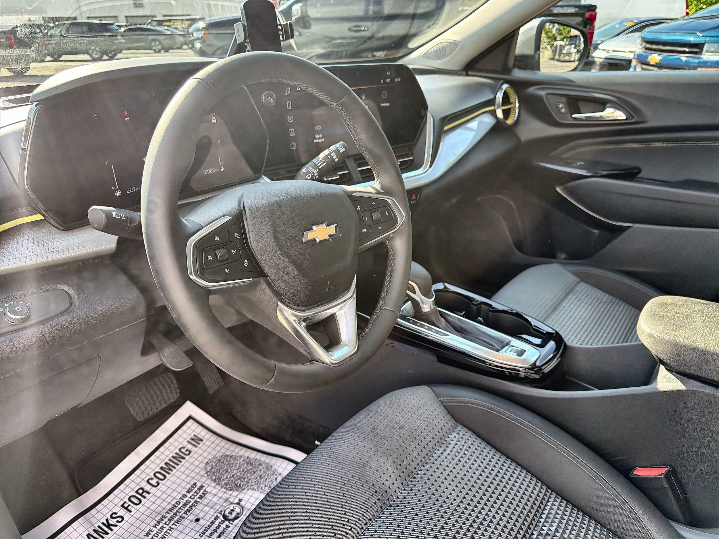 2024 Chevrolet Trax LT - Photo 11