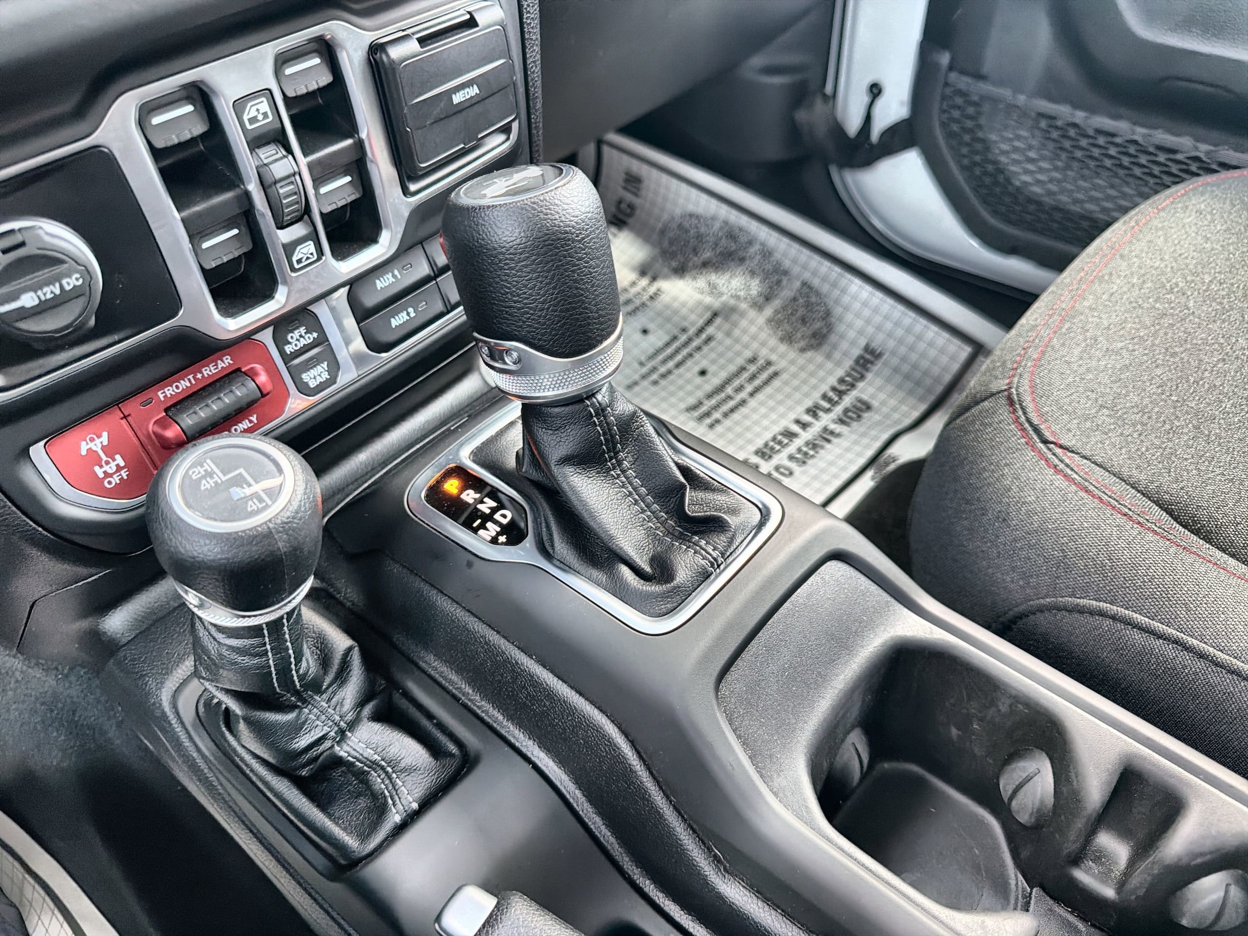 2025 Jeep Wrangler 4-Door Rubicon - Photo 16