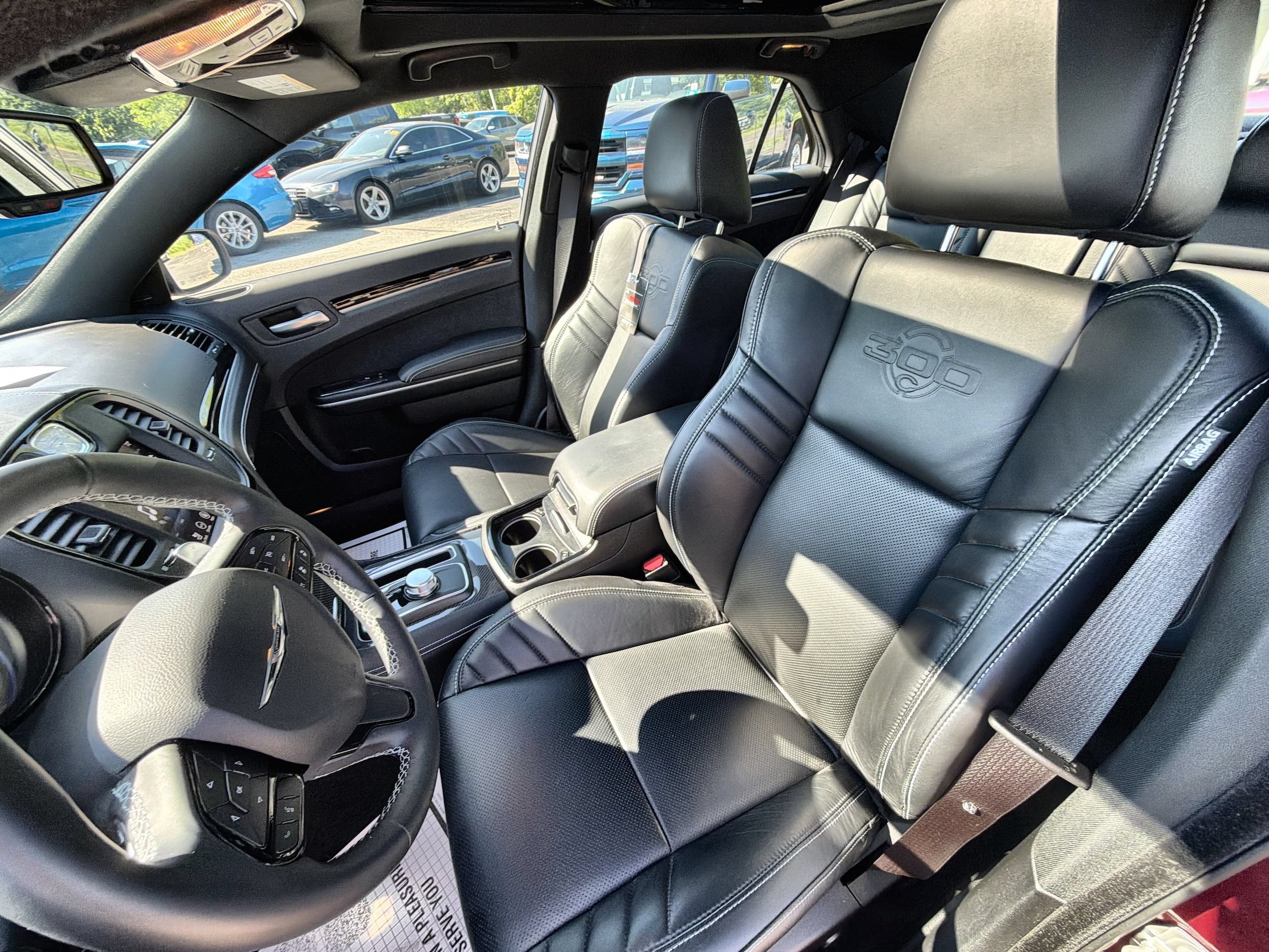 2023 Chrysler 300 C - Photo 20