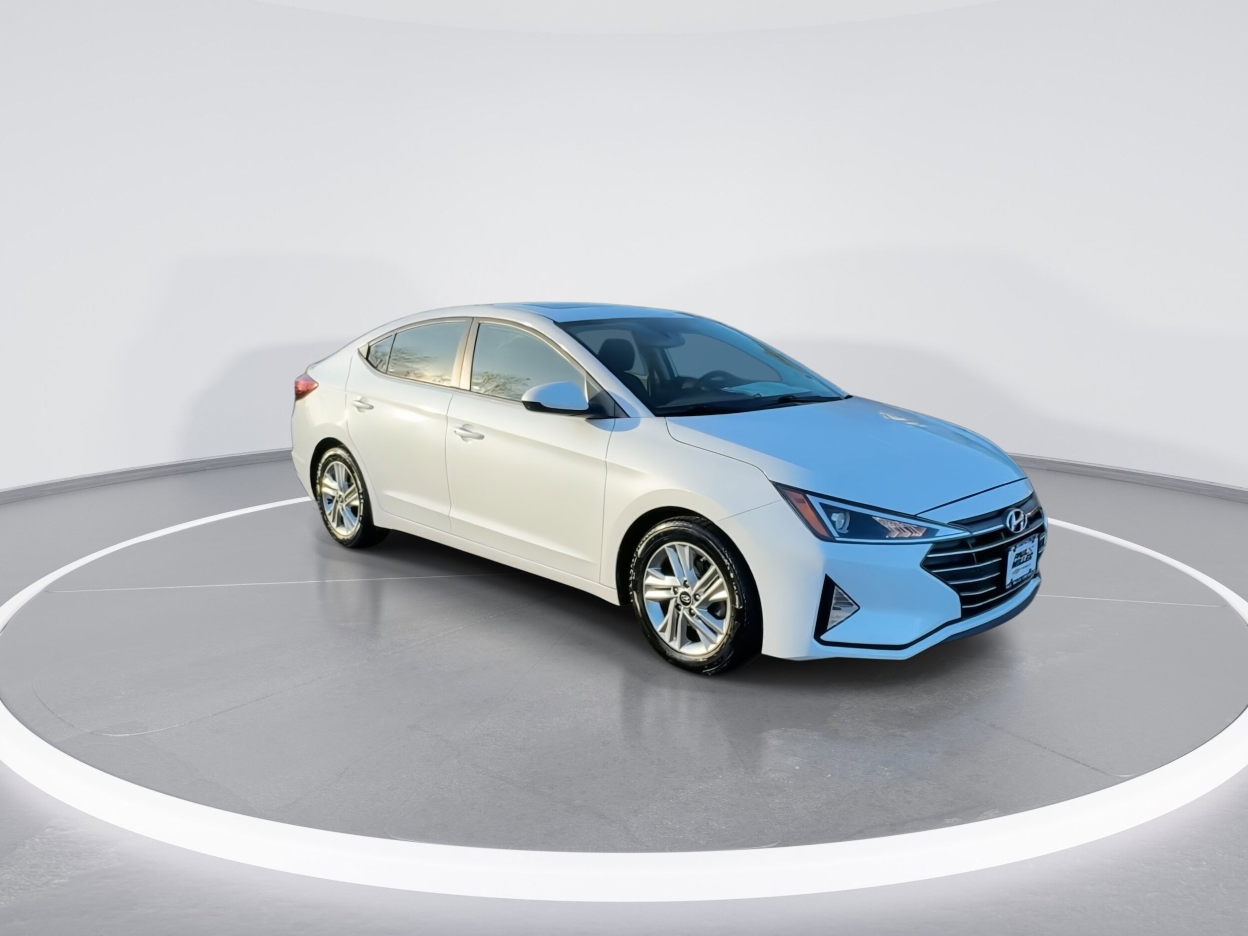 2020 Hyundai Elantra Value Edition photo 2