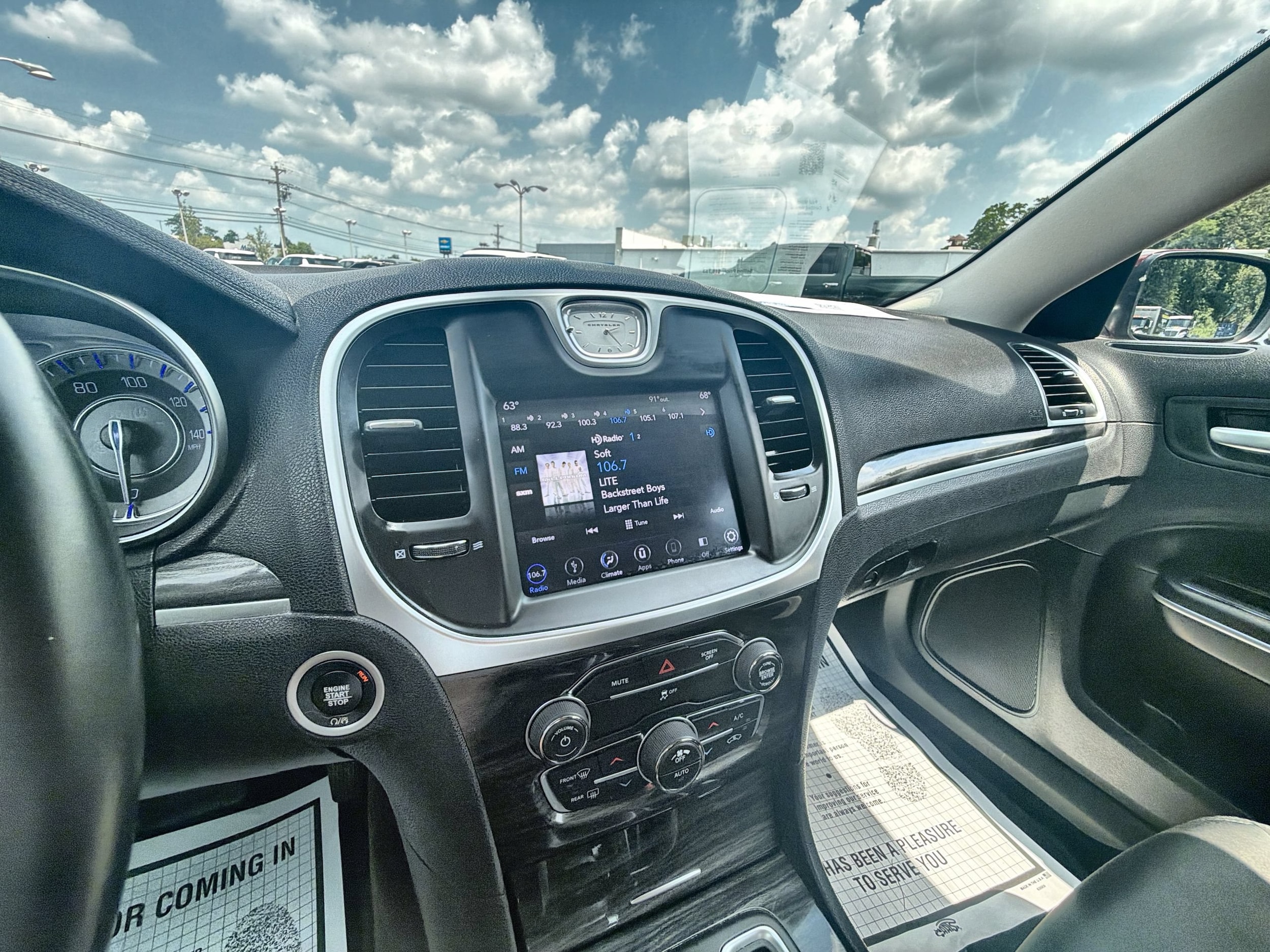 2018 Chrysler 300 Touring - Photo 13