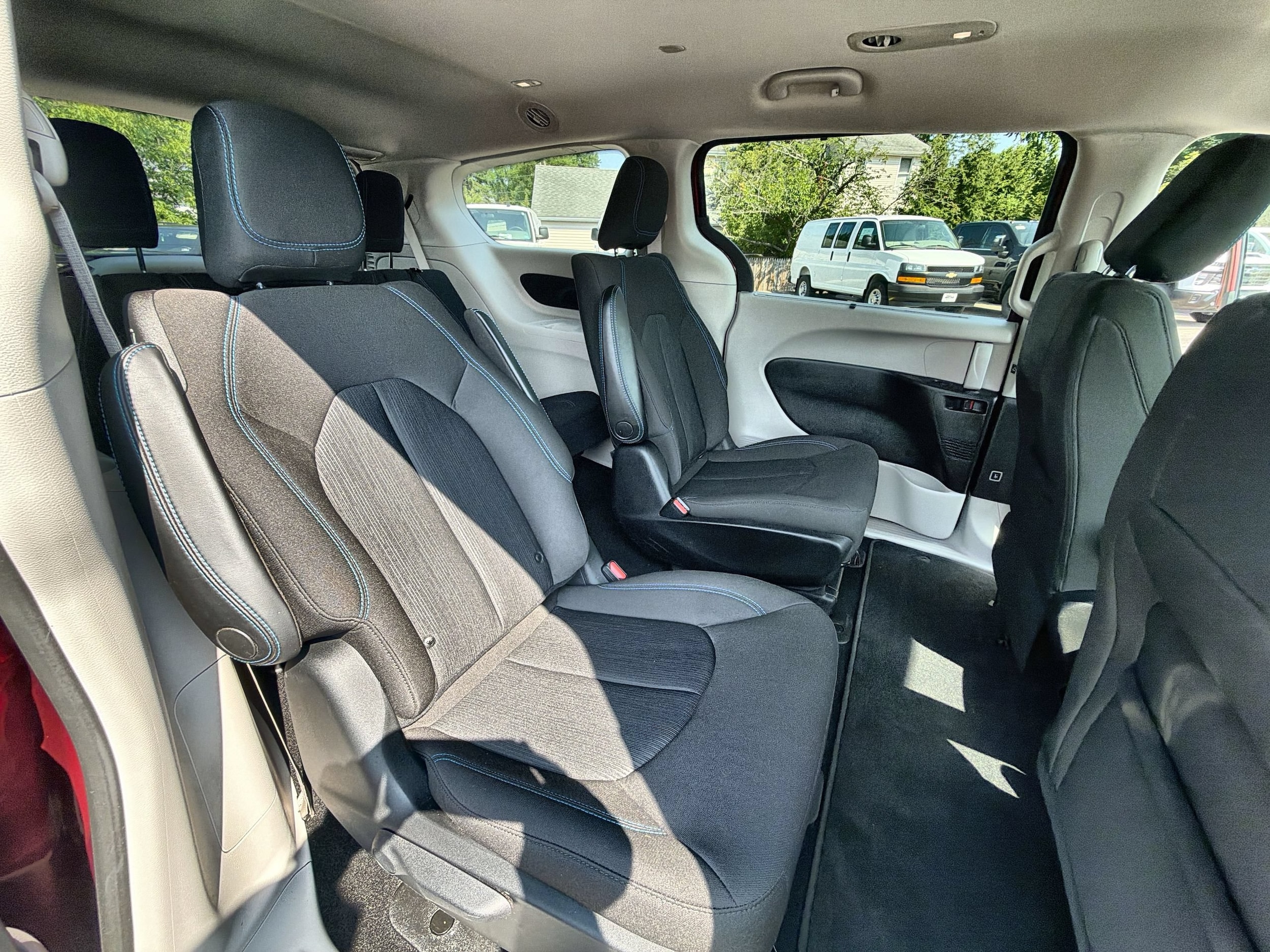 2021 Chrysler Pacifica Hybrid Touring - Photo 28