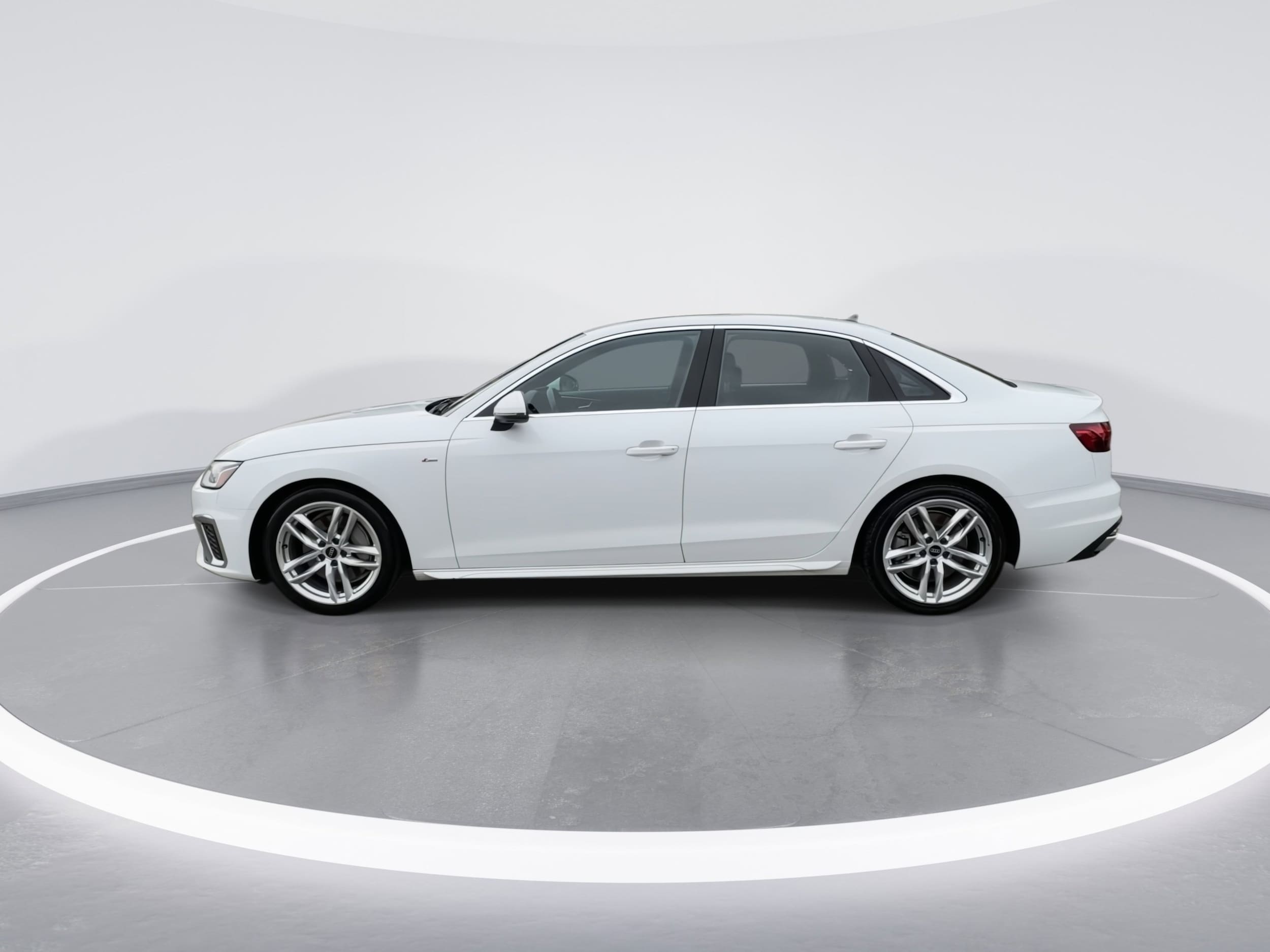 2022 Audi A4 Premium Plus - Photo 5