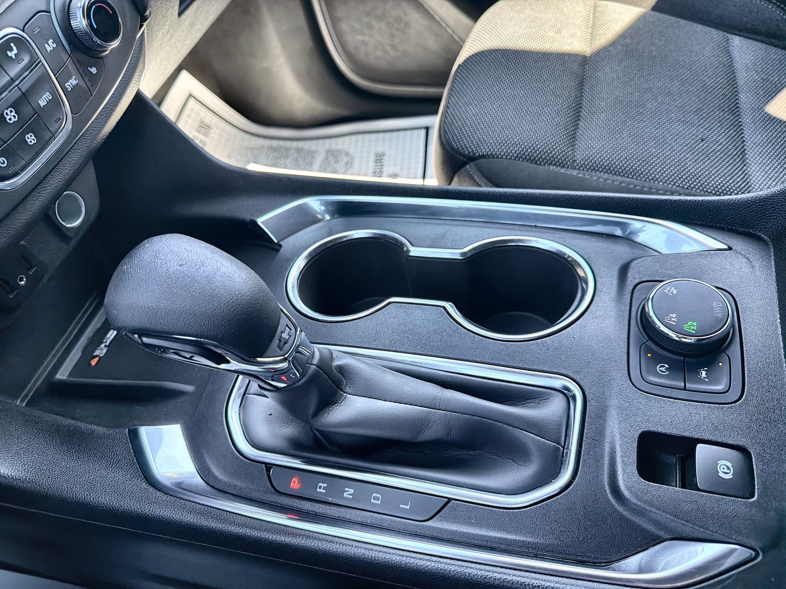 2023 Chevrolet Traverse 1LT - Photo 16