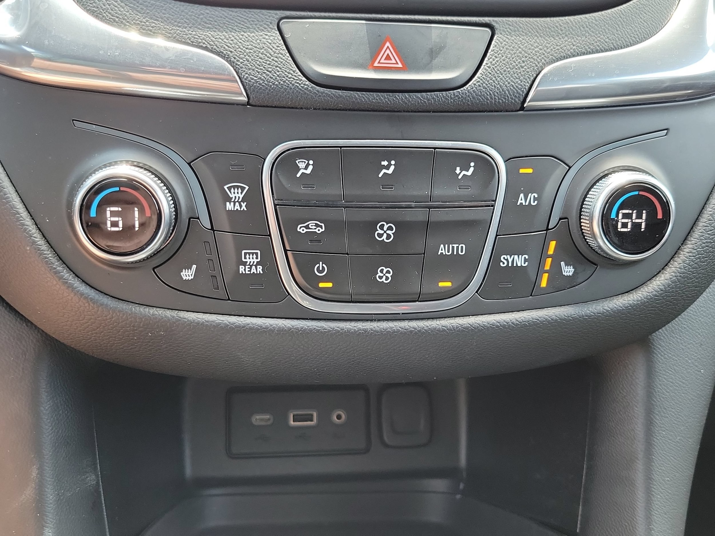 2020 Chevrolet Equinox LT - Photo 17