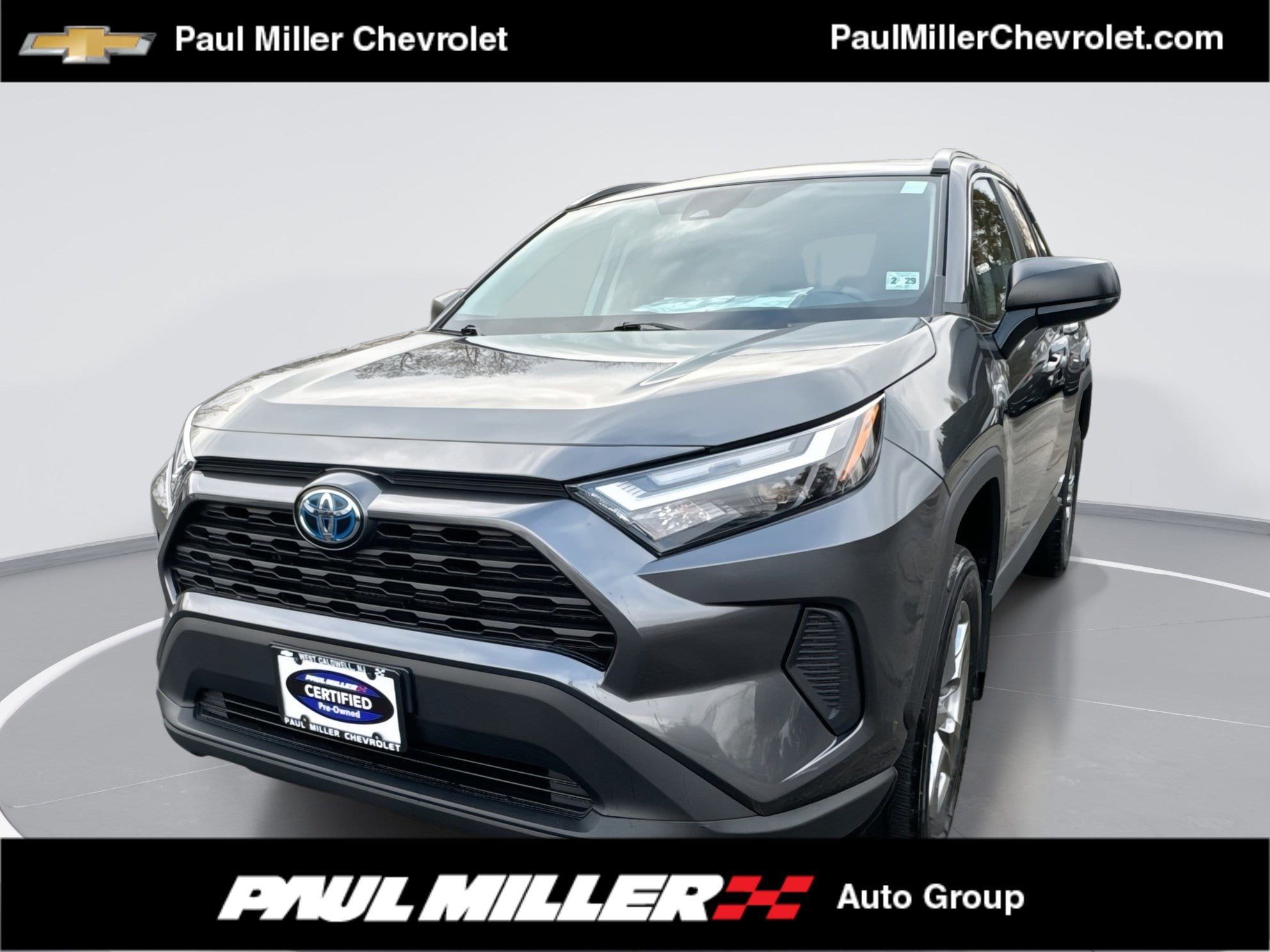 2024 Toyota RAV4 LE's photo