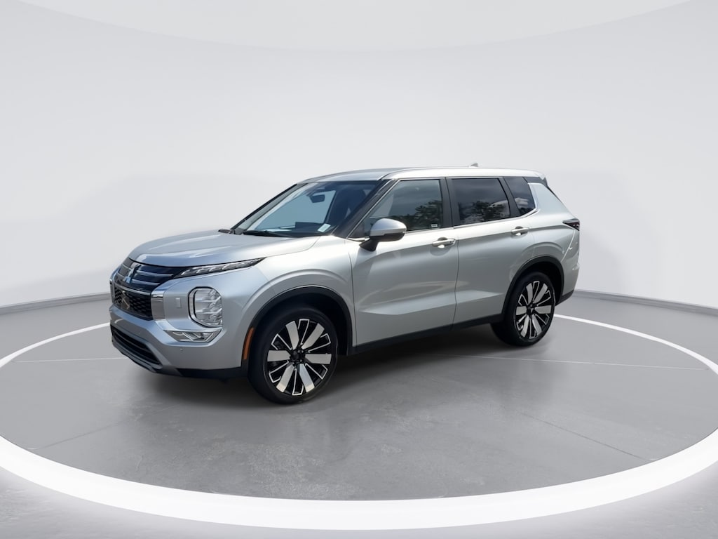 Used 2025 Mitsubishi Outlander SE SUV
