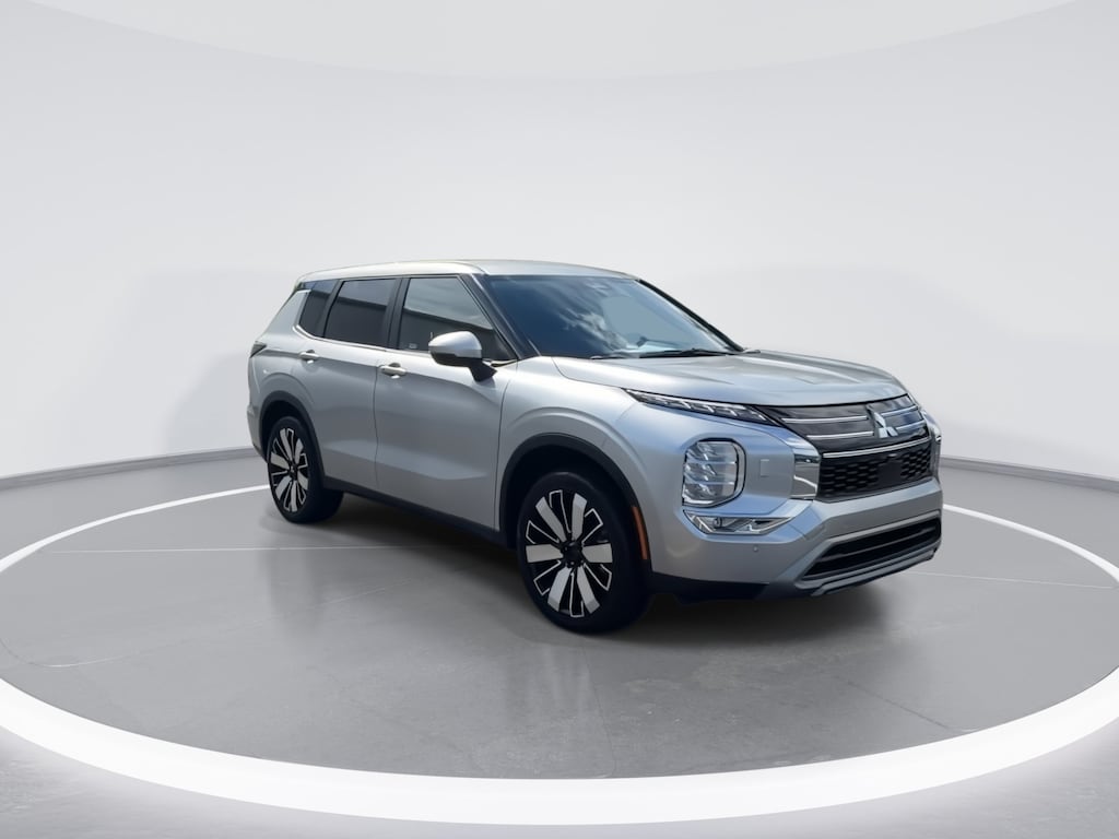 Used 2025 Mitsubishi Outlander SE SUV