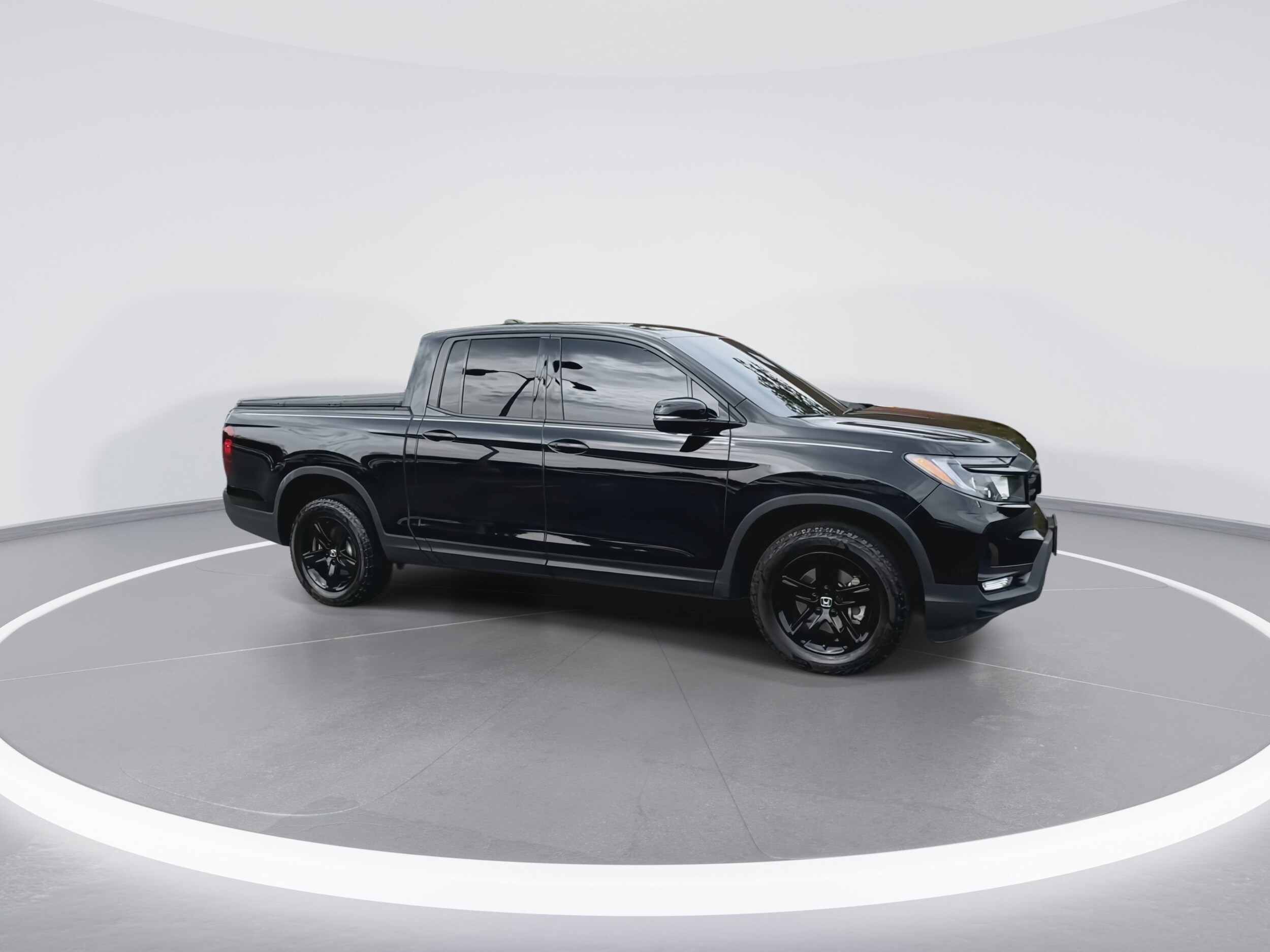 2023 Honda Ridgeline Black Edition photo 2