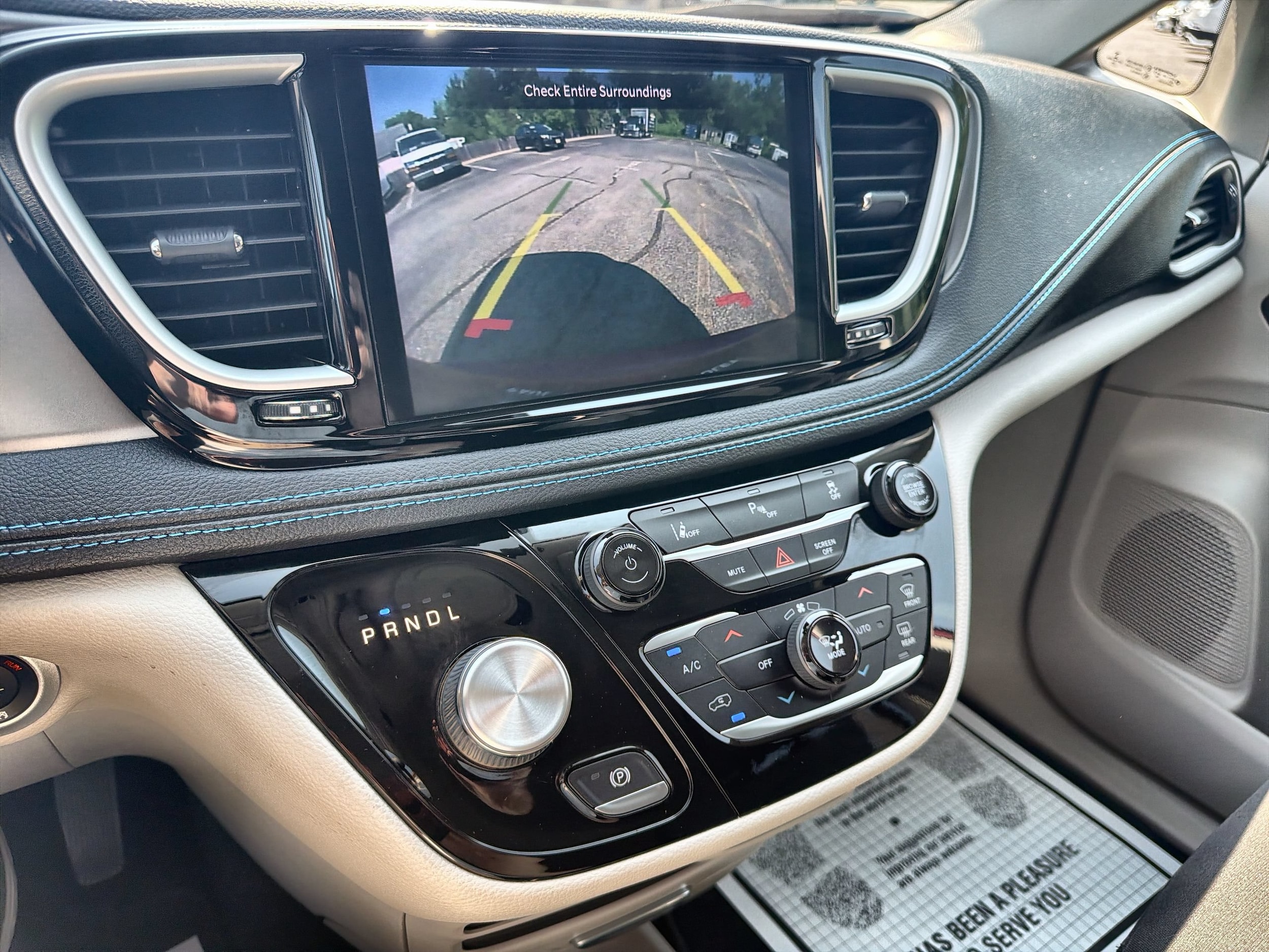 2021 Chrysler Pacifica Hybrid Touring - Photo 15