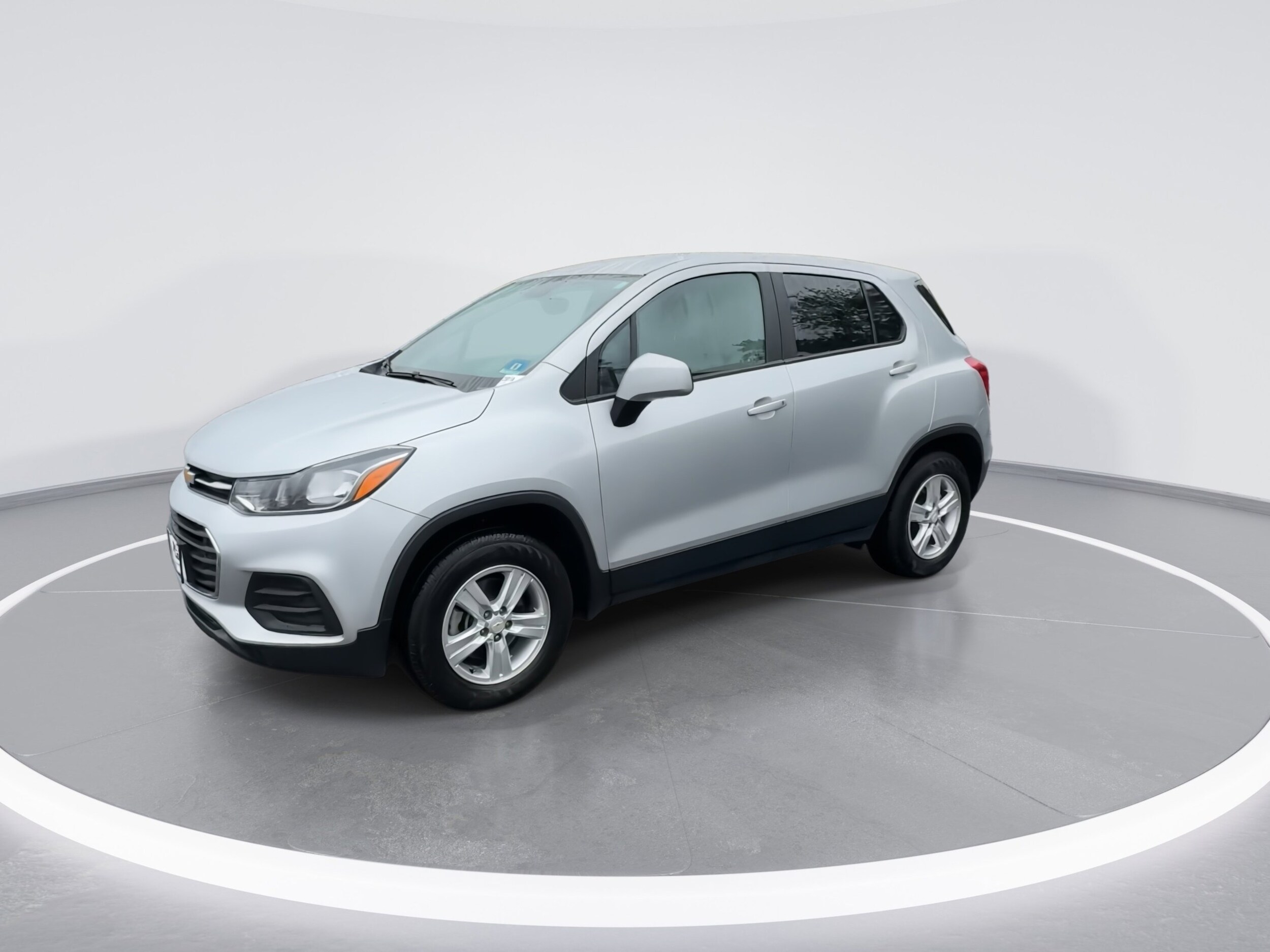 2020 Chevrolet Trax LS photo 4