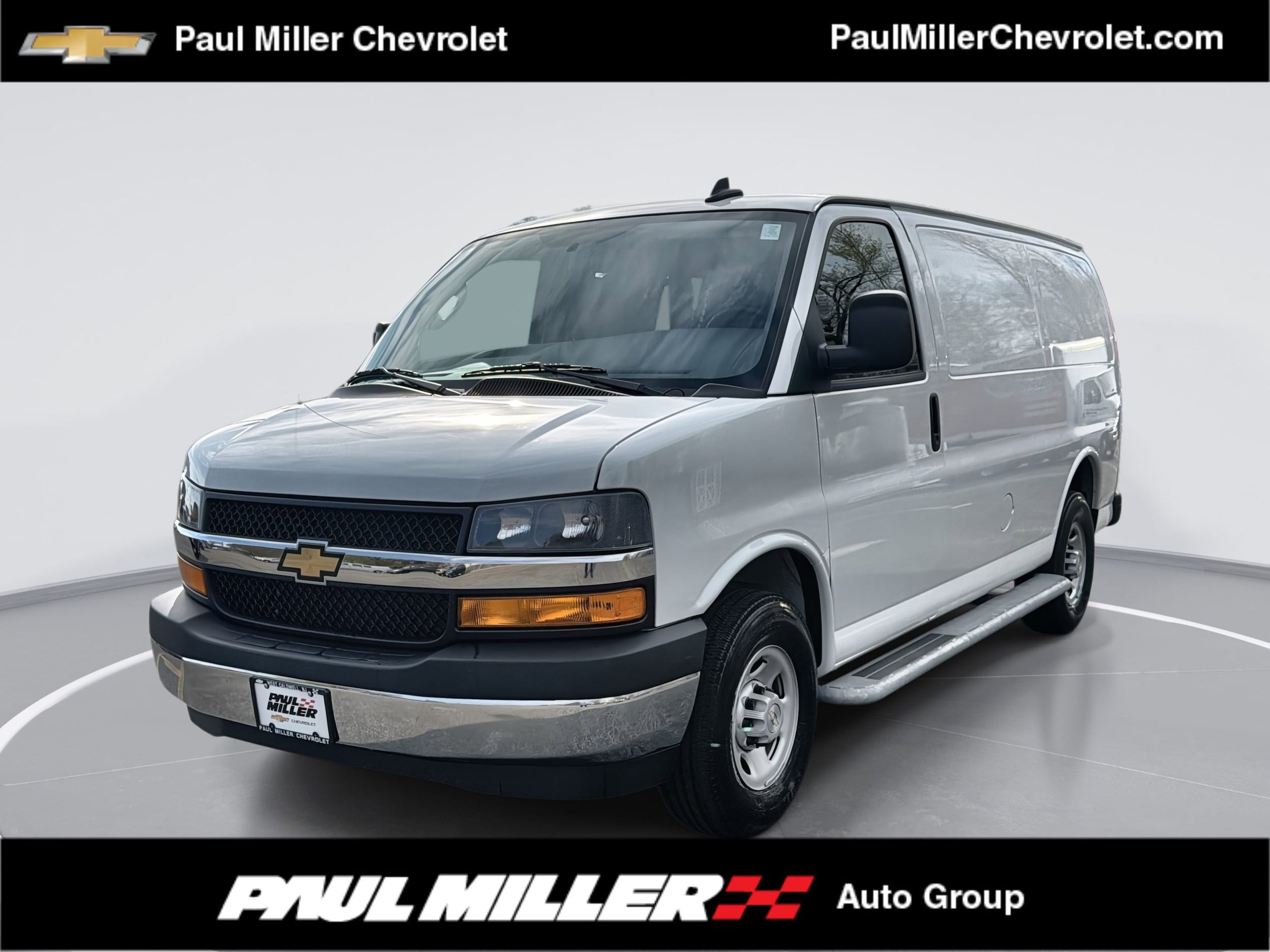 2024 Chevrolet Express 2500 Work Van HD's photo