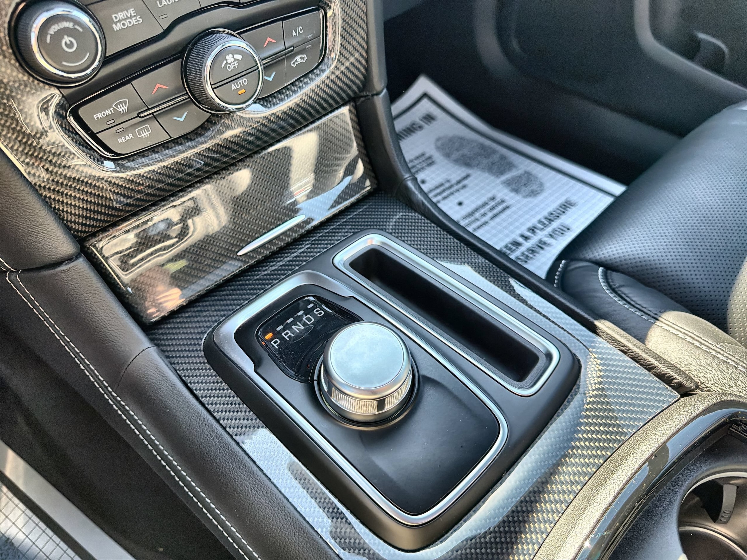 2023 Chrysler 300 C - Photo 16