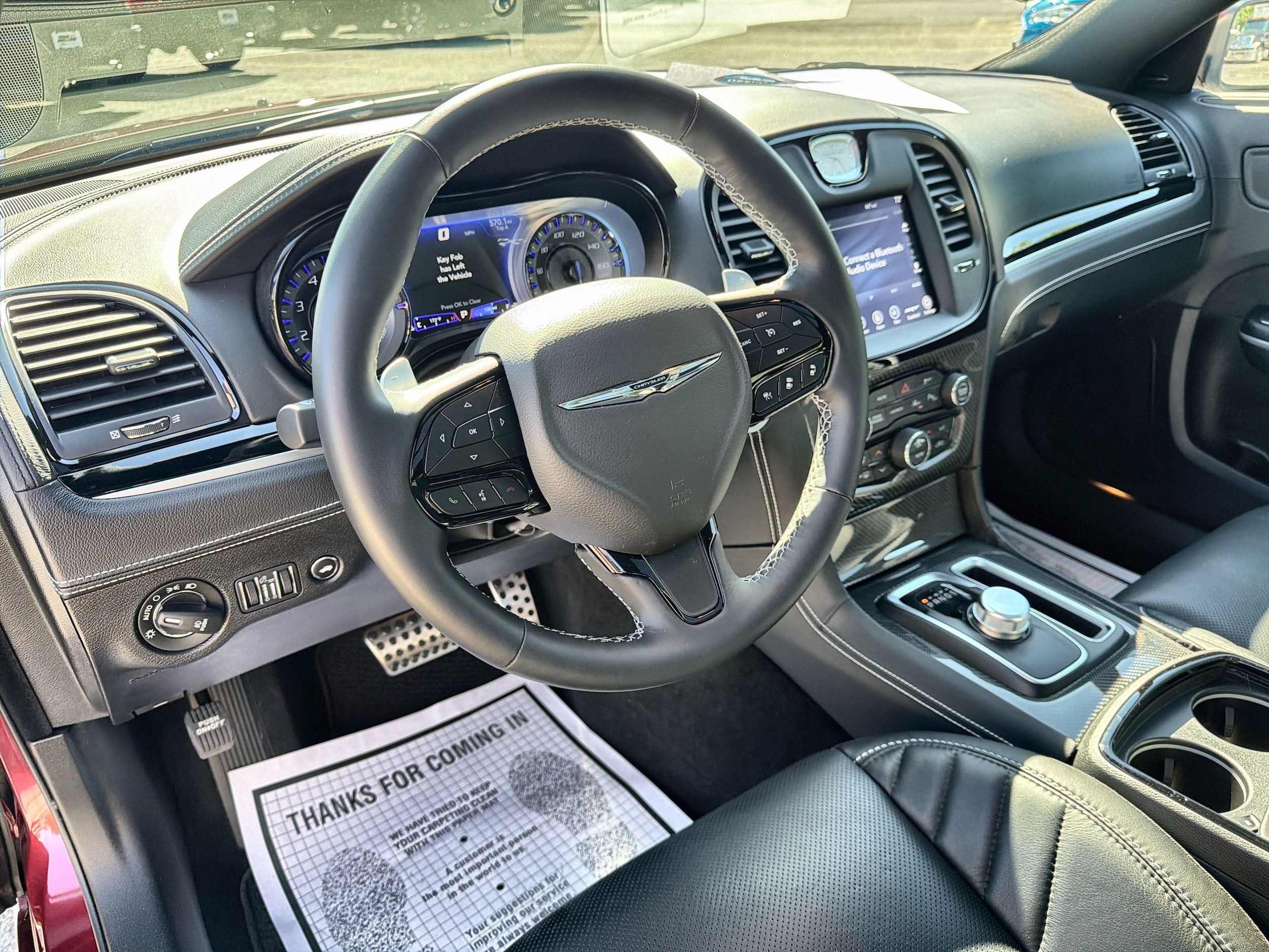 2023 Chrysler 300 C - Photo 11