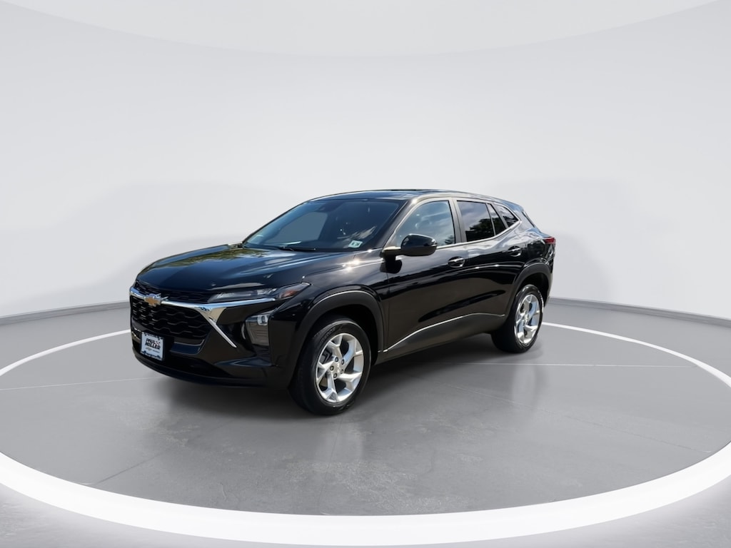 Used 2024 Chevrolet Trax LS SUV