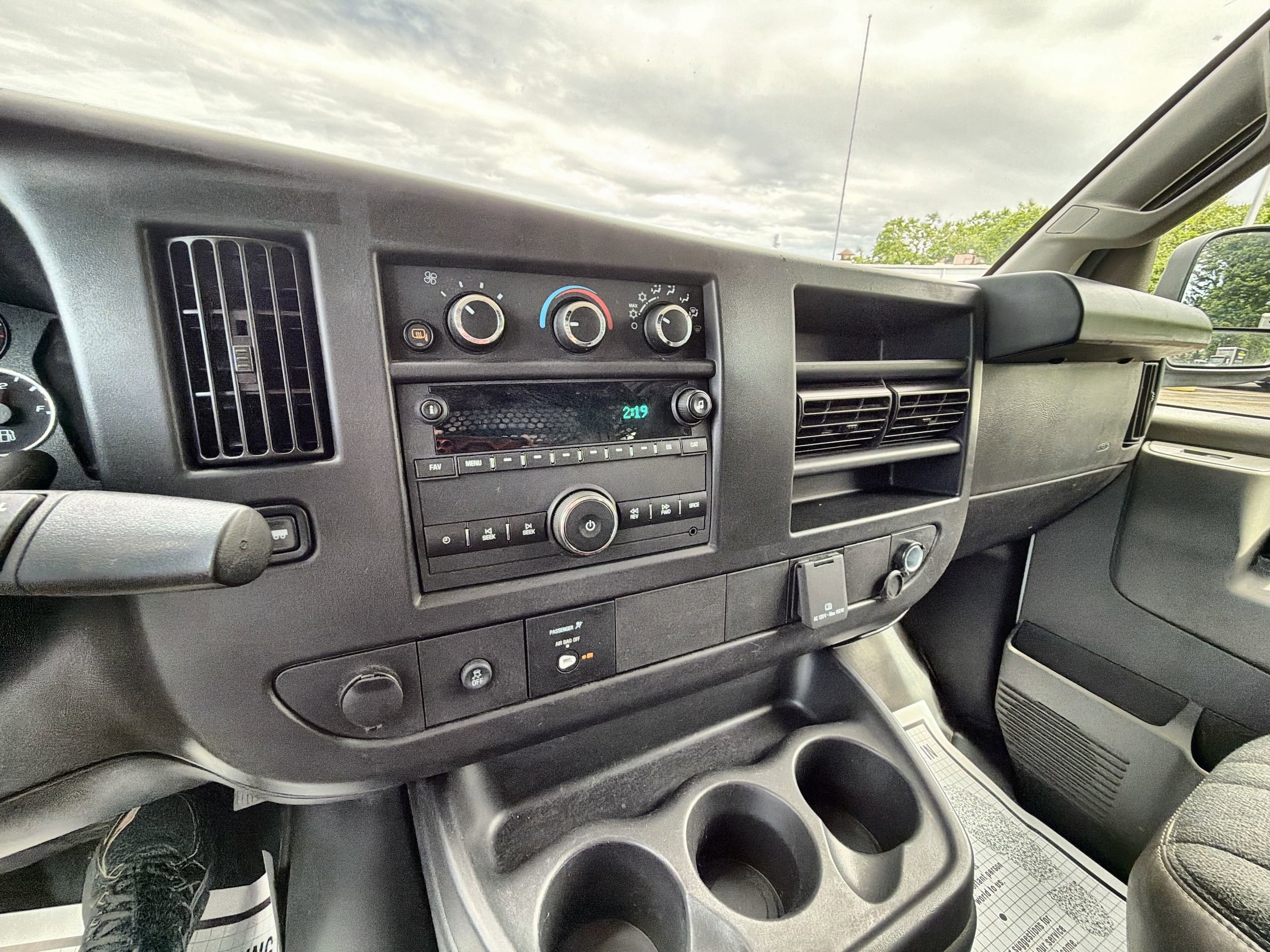 2024 Chevrolet Express Cargo Work Van - Photo 13
