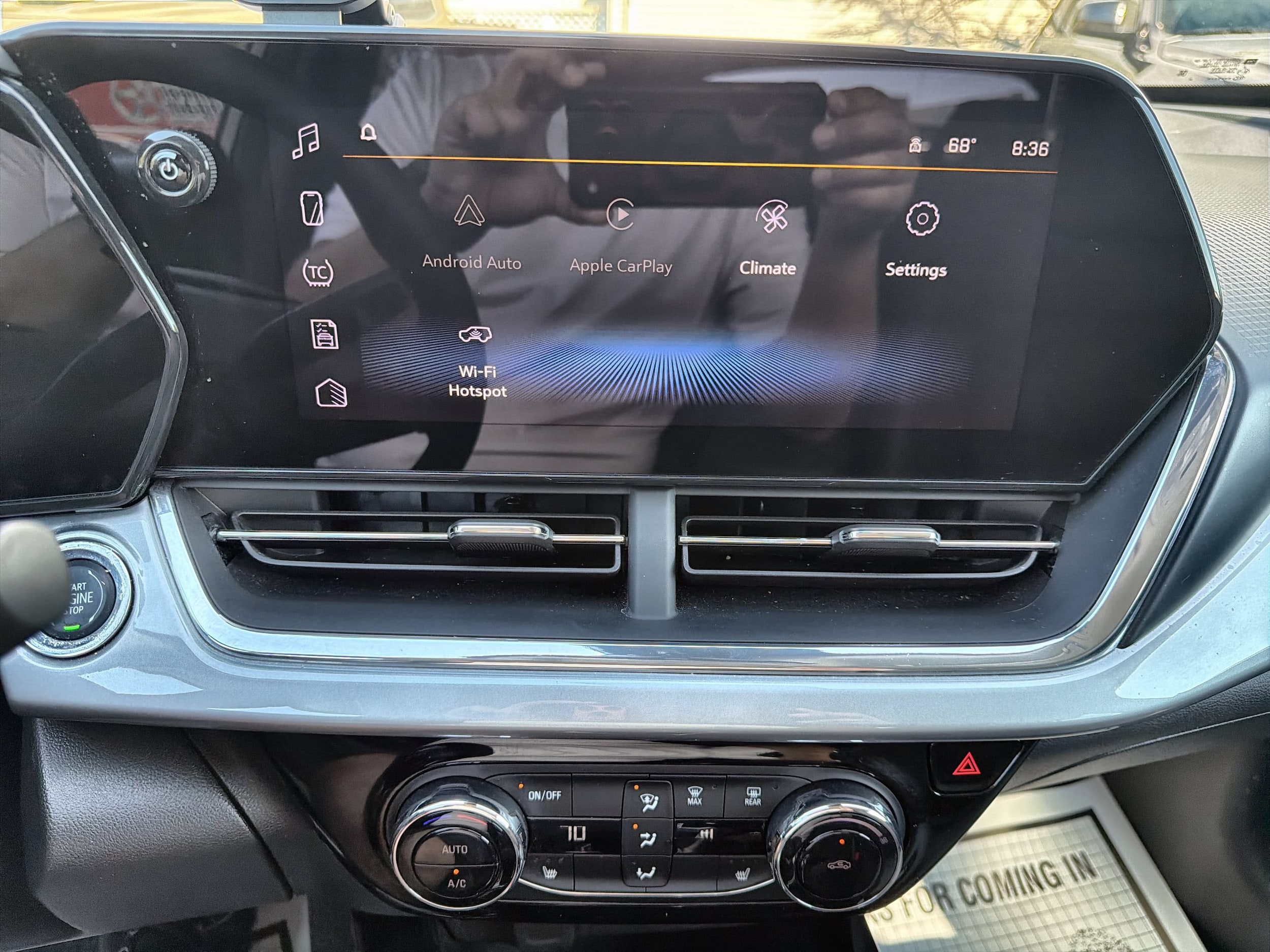 2024 Chevrolet Trax LT - Photo 14