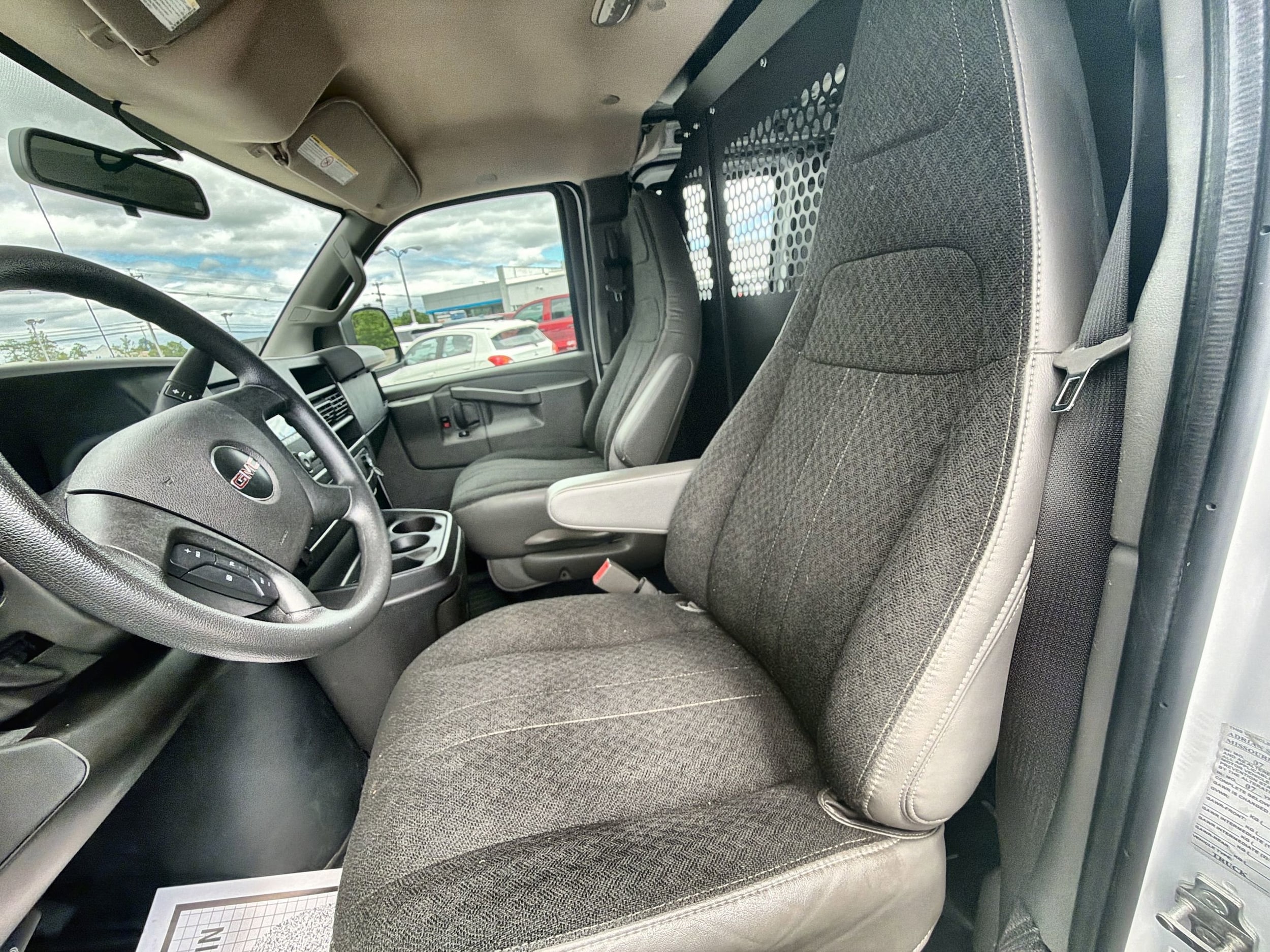 2024 GMC Savana Cargo Work Van - Photo 25