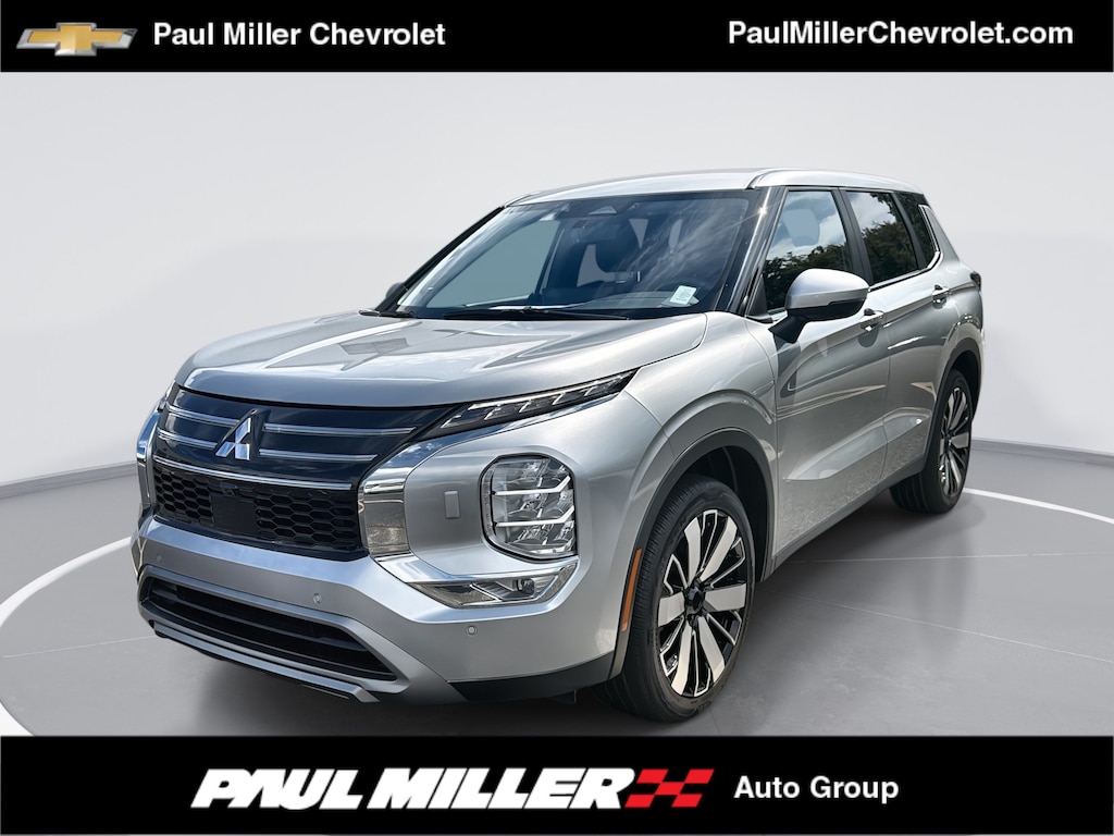 Used 2025 Mitsubishi Outlander SE SUV