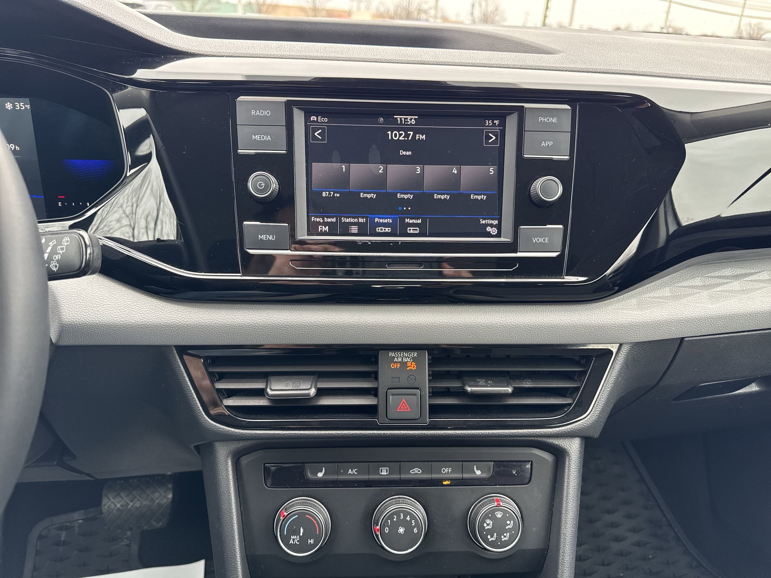 2022 Volkswagen Taos S - Photo 13