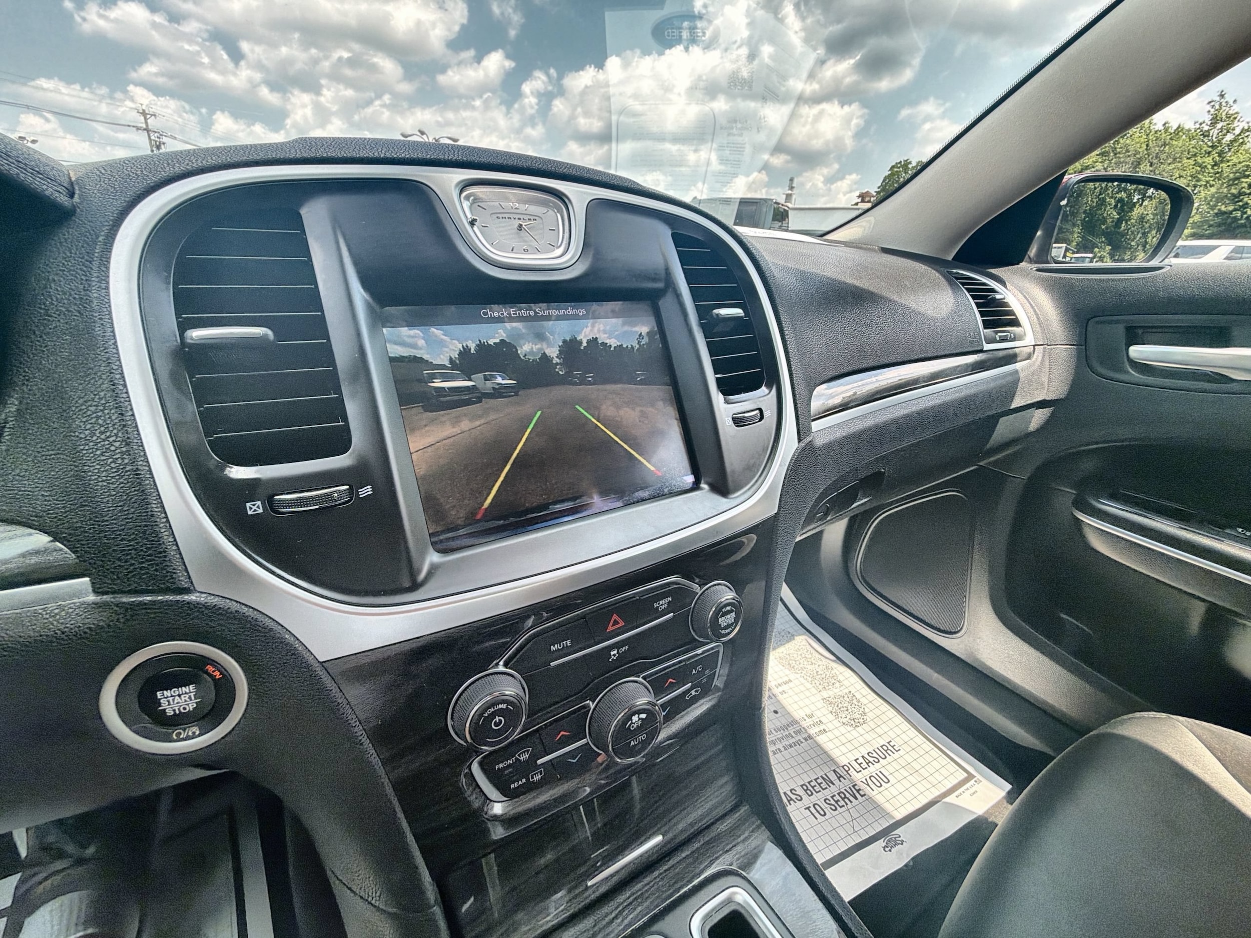 2018 Chrysler 300 Touring - Photo 15