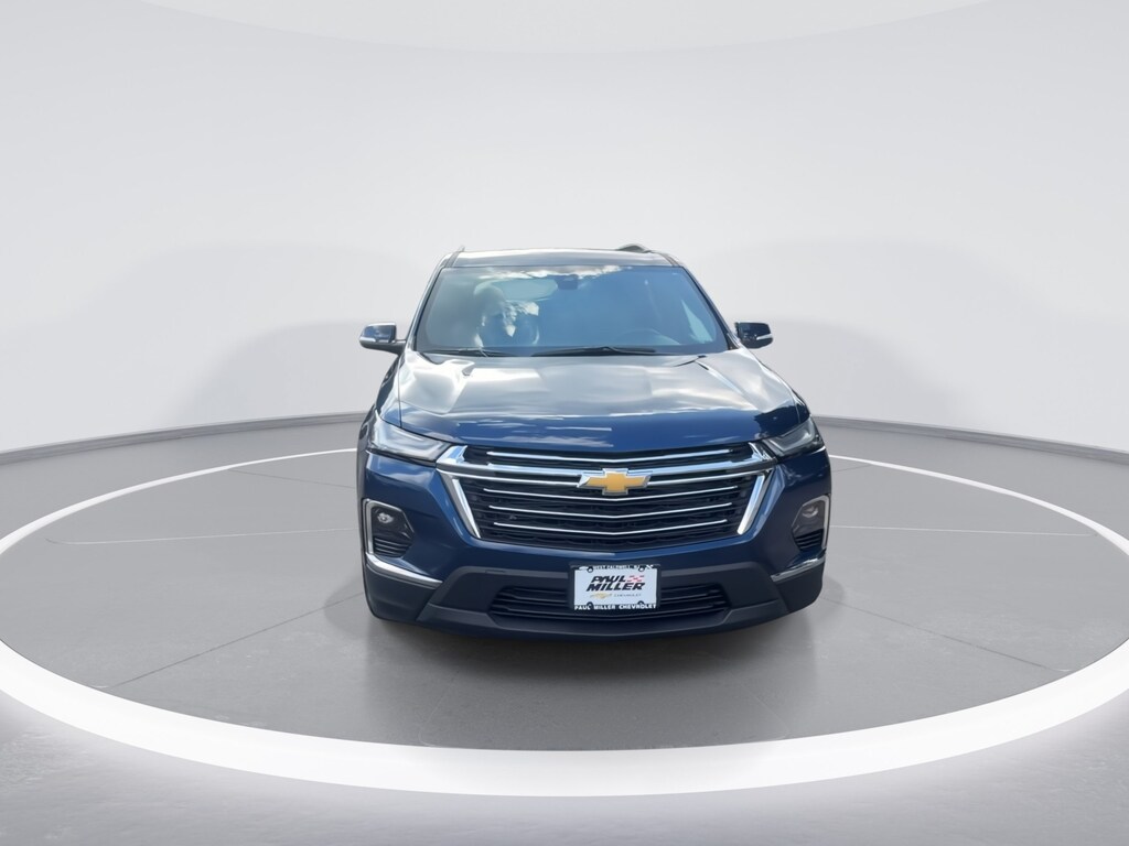 Used 2023 Chevrolet Traverse LT Cloth SUV