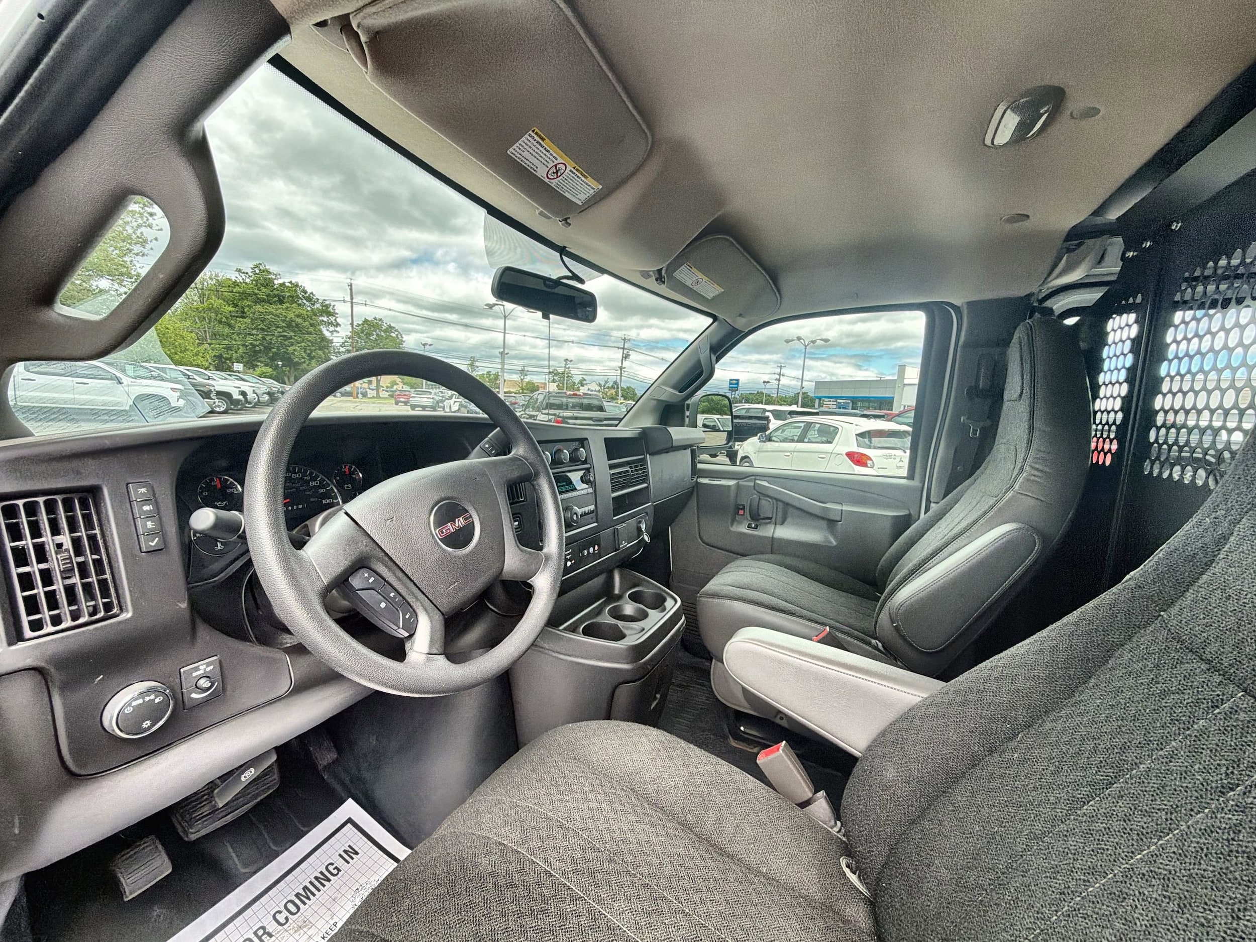 2024 GMC Savana Cargo Work Van - Photo 10