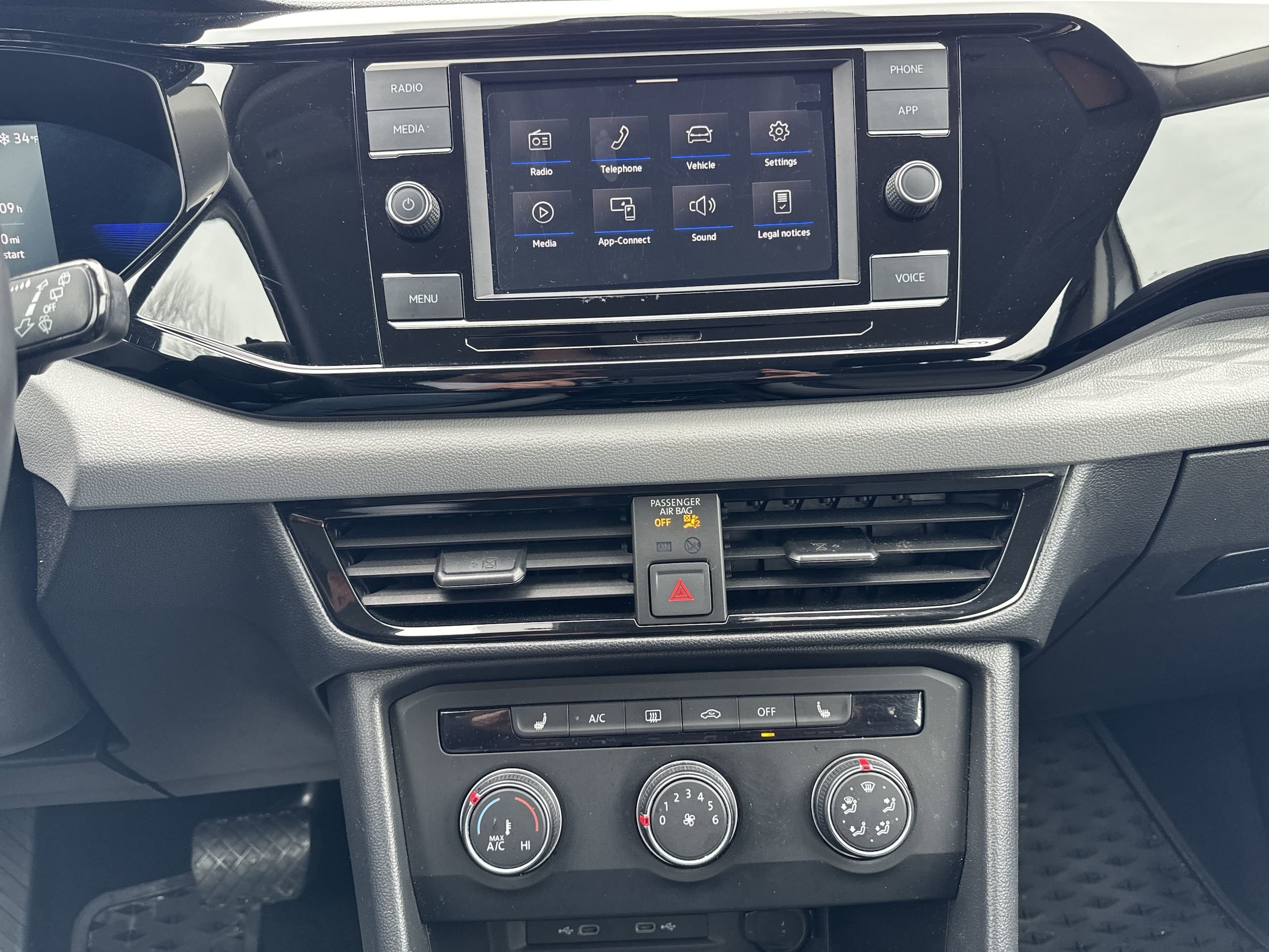 2022 Volkswagen Taos S - Photo 18