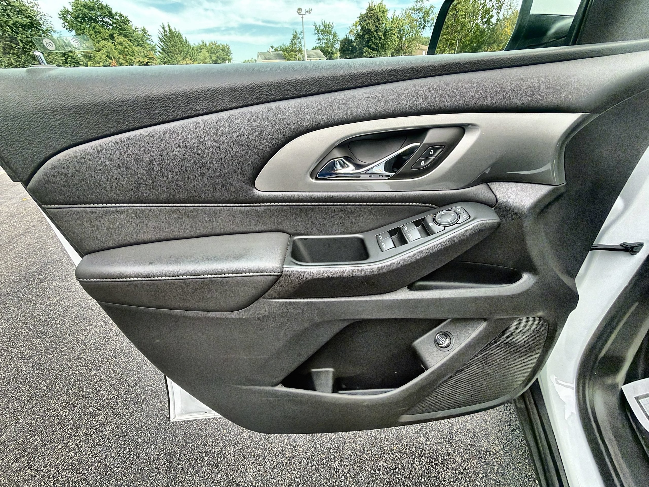 2023 Chevrolet Traverse 1LT - Photo 23