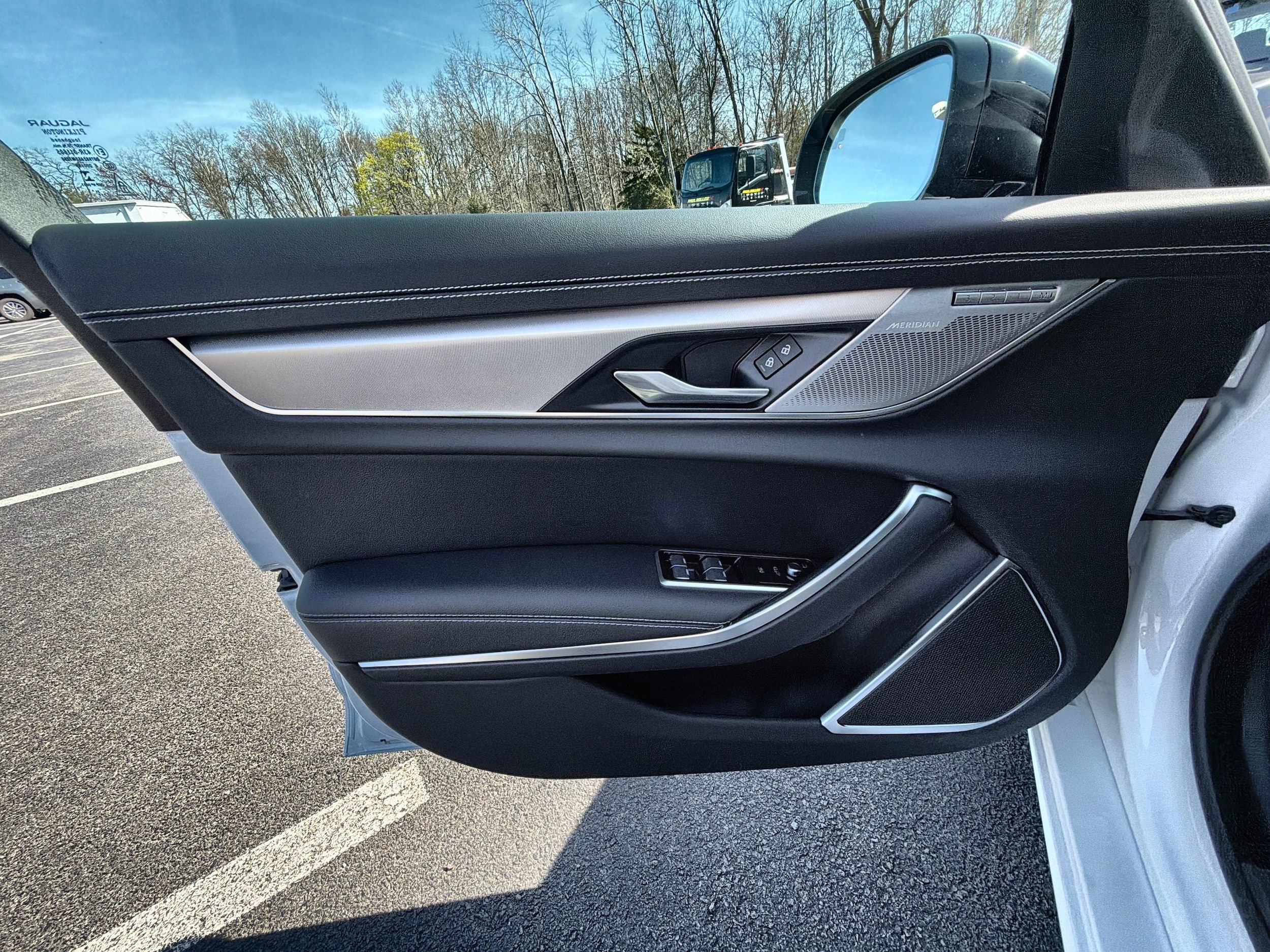 2024 Jaguar XF R-Dynamic SE - Photo 23