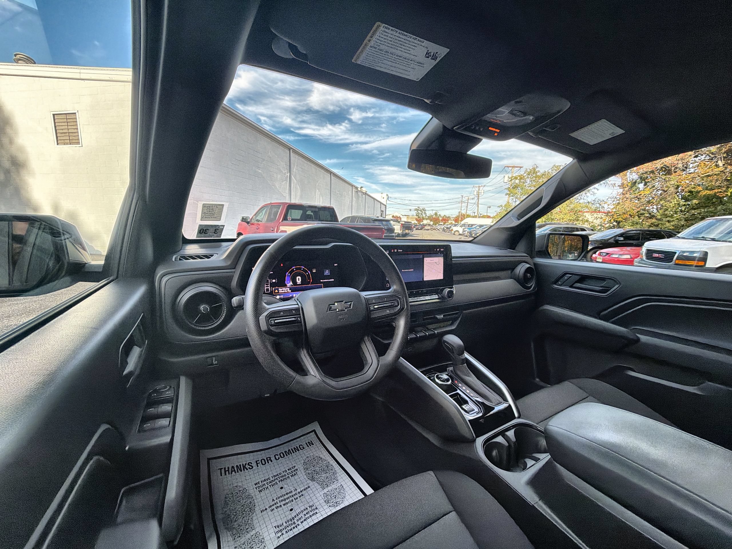 2025 Chevrolet Colorado Trail Boss - Photo 10