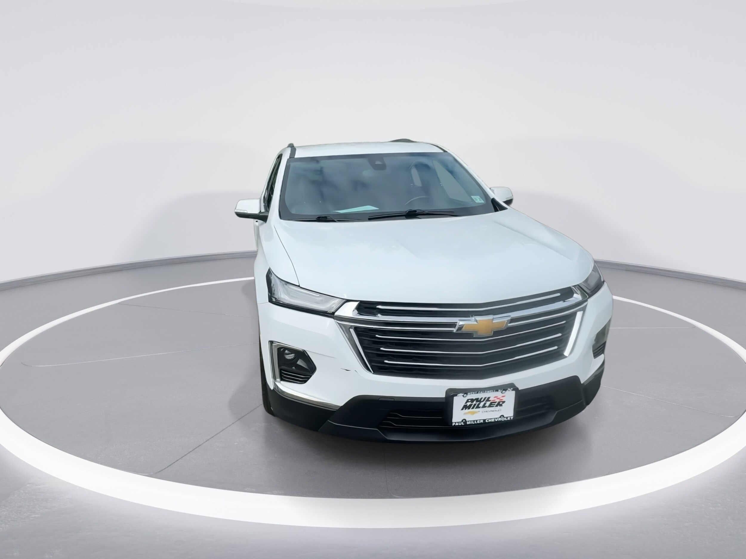 2022 Chevrolet Traverse Leather photo 2